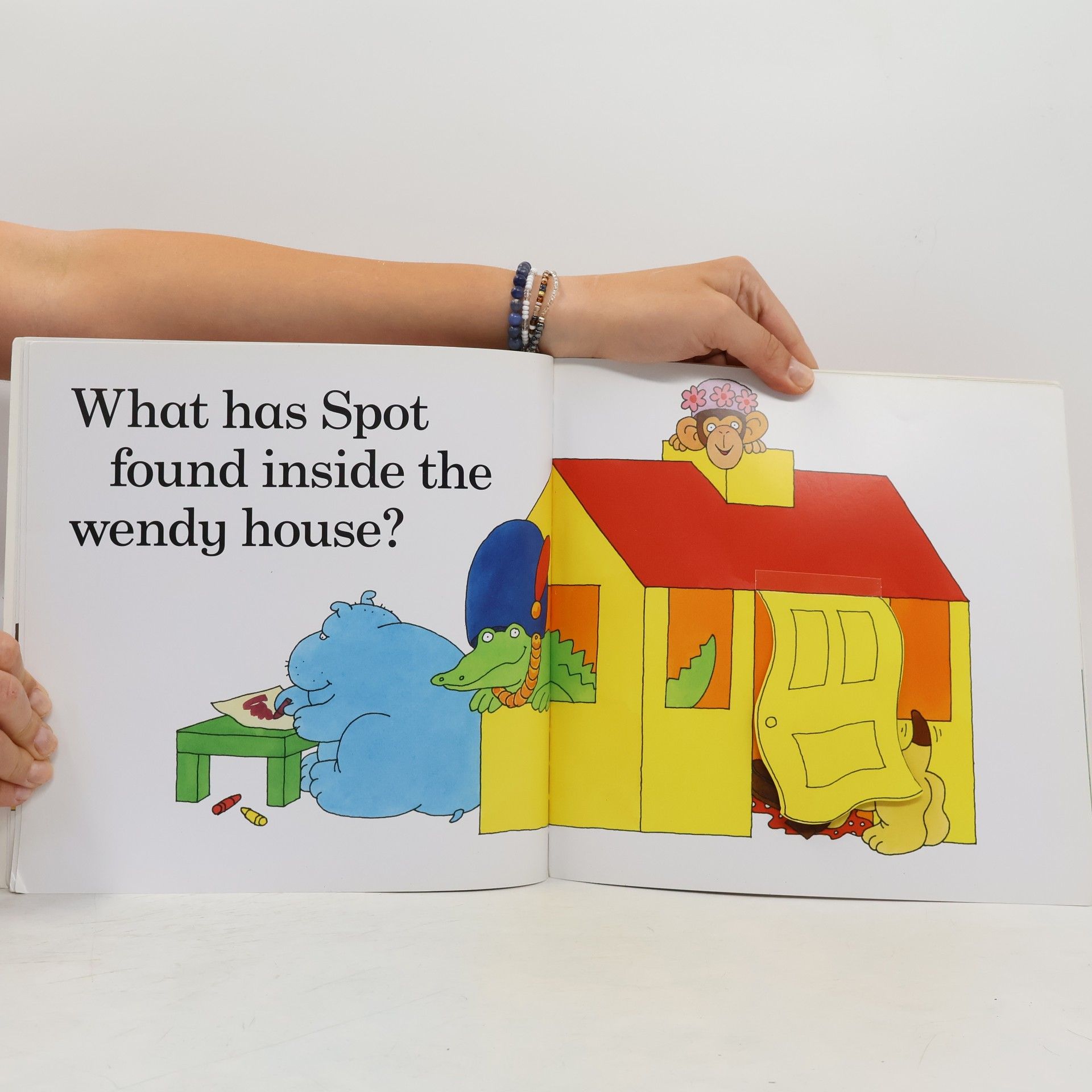 Eric Hill Spot Goes to School