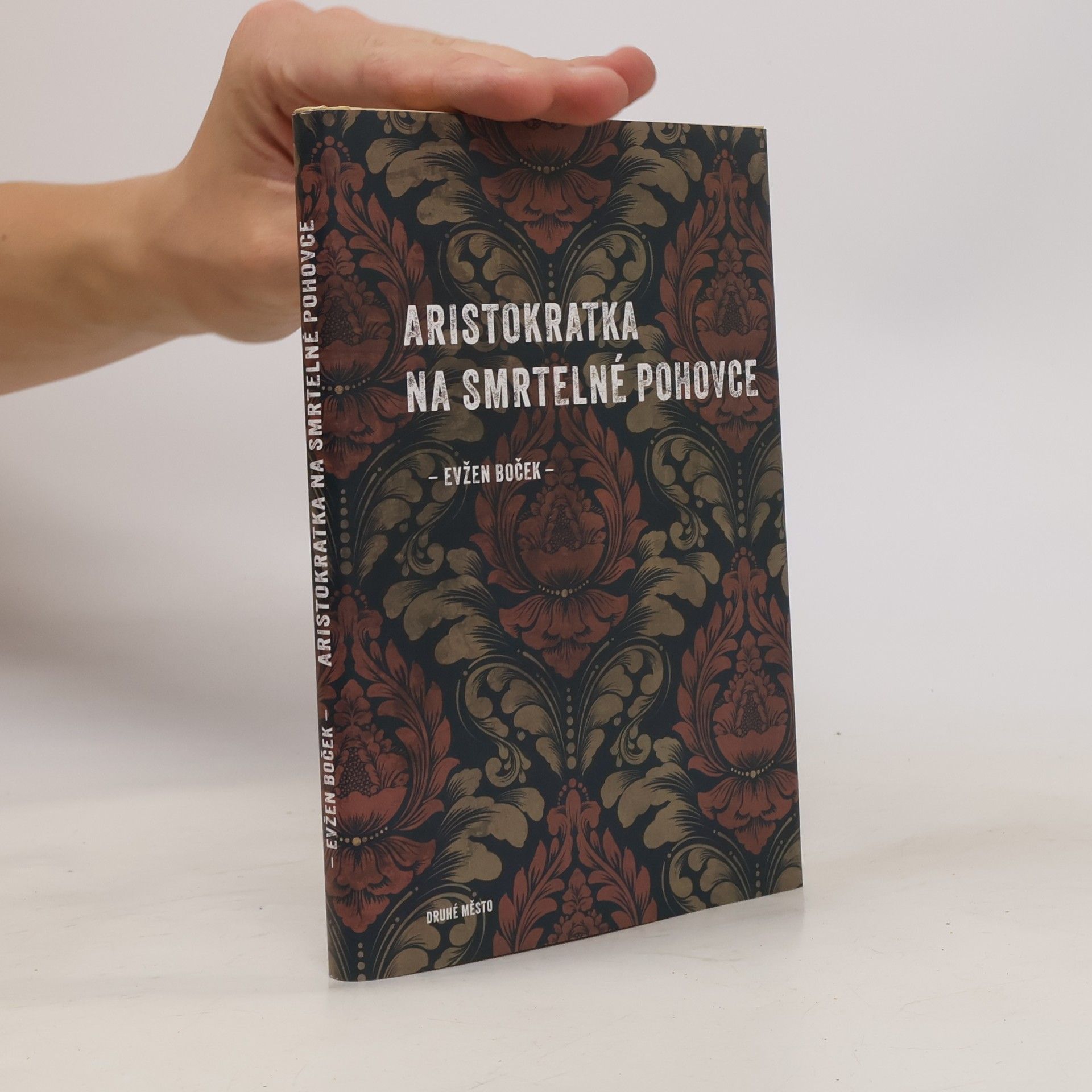 Aristokratka na smrtelné pohovce