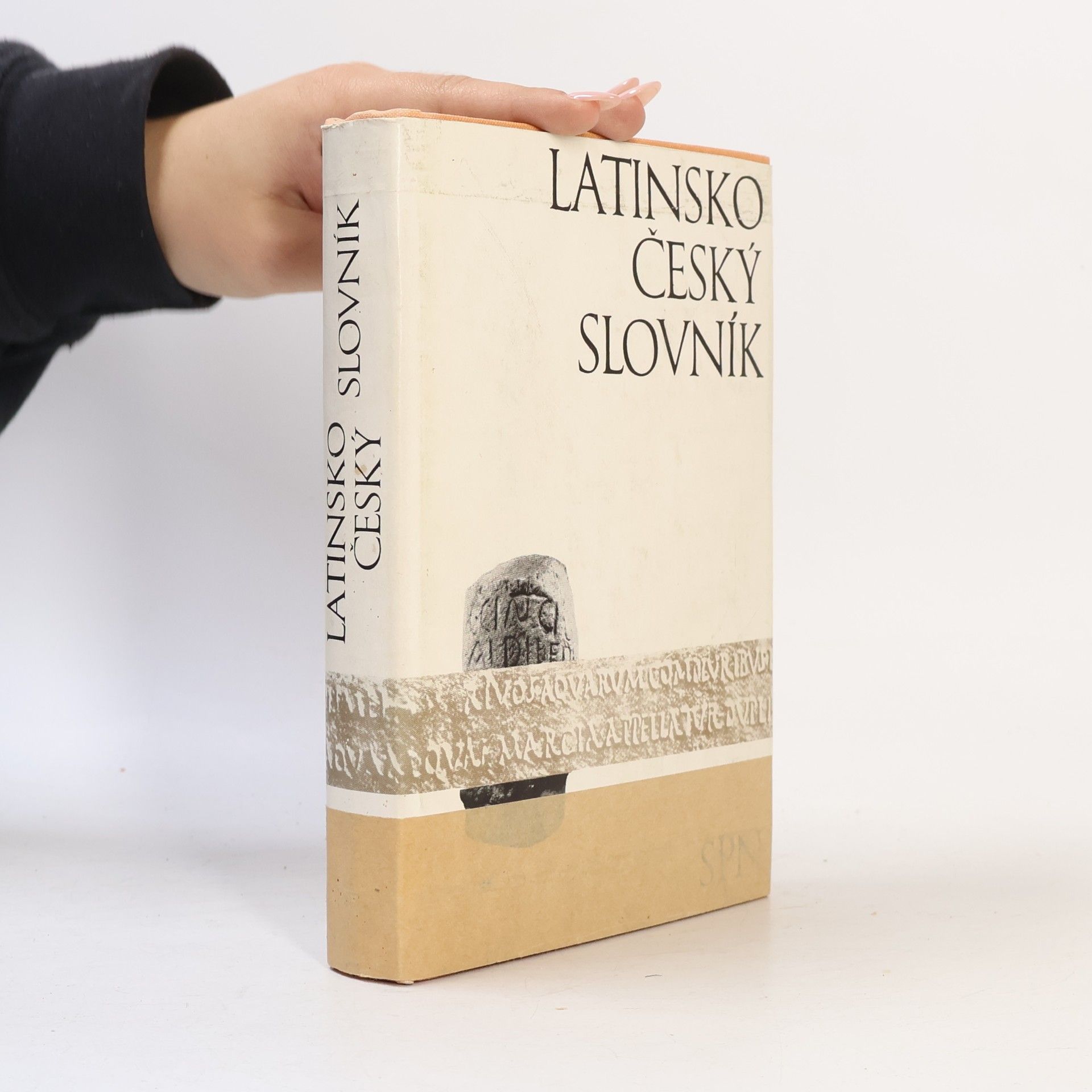 Kolektiv autorů Latinsko-český slovník