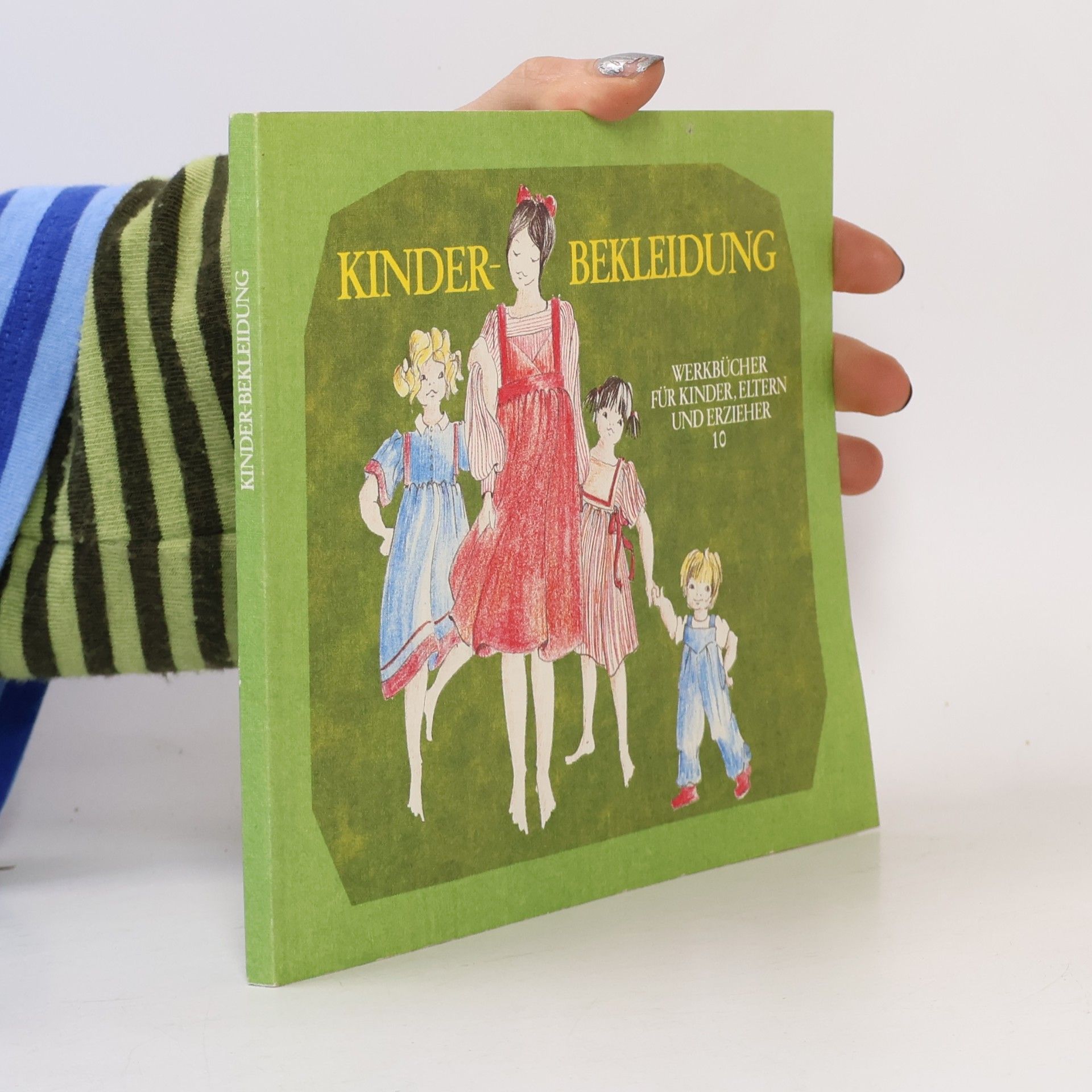Ulrich Rösch Kinder-Bekleidung