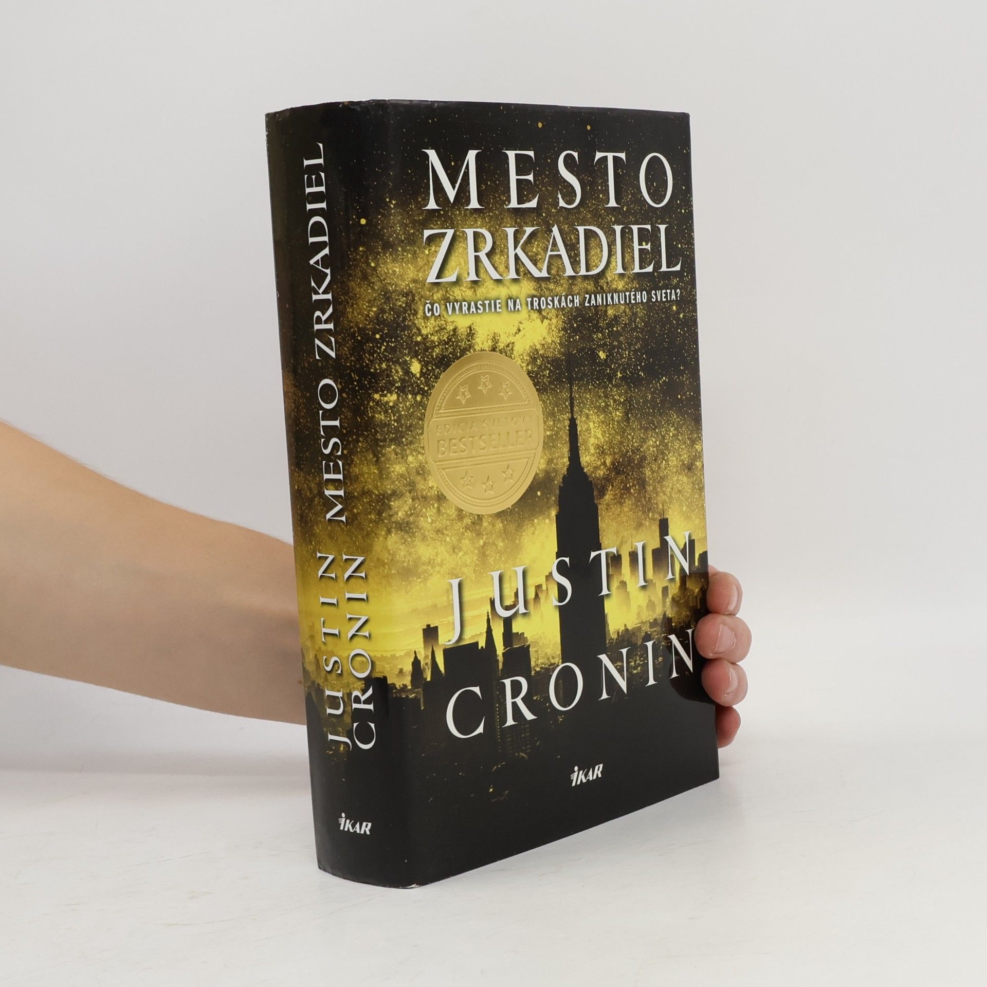 Justin Cronin Mesto zrkadiel