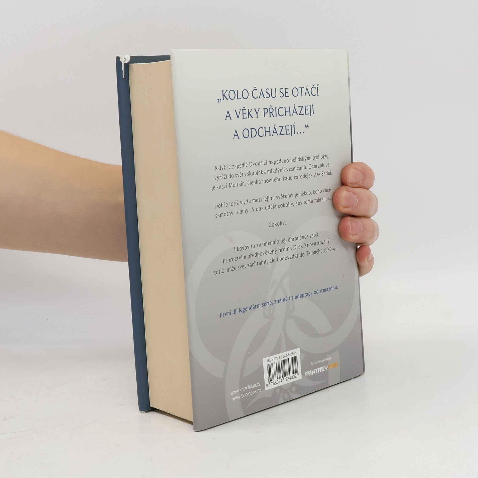 Robert Jordan Kolo času 1. Oko světa