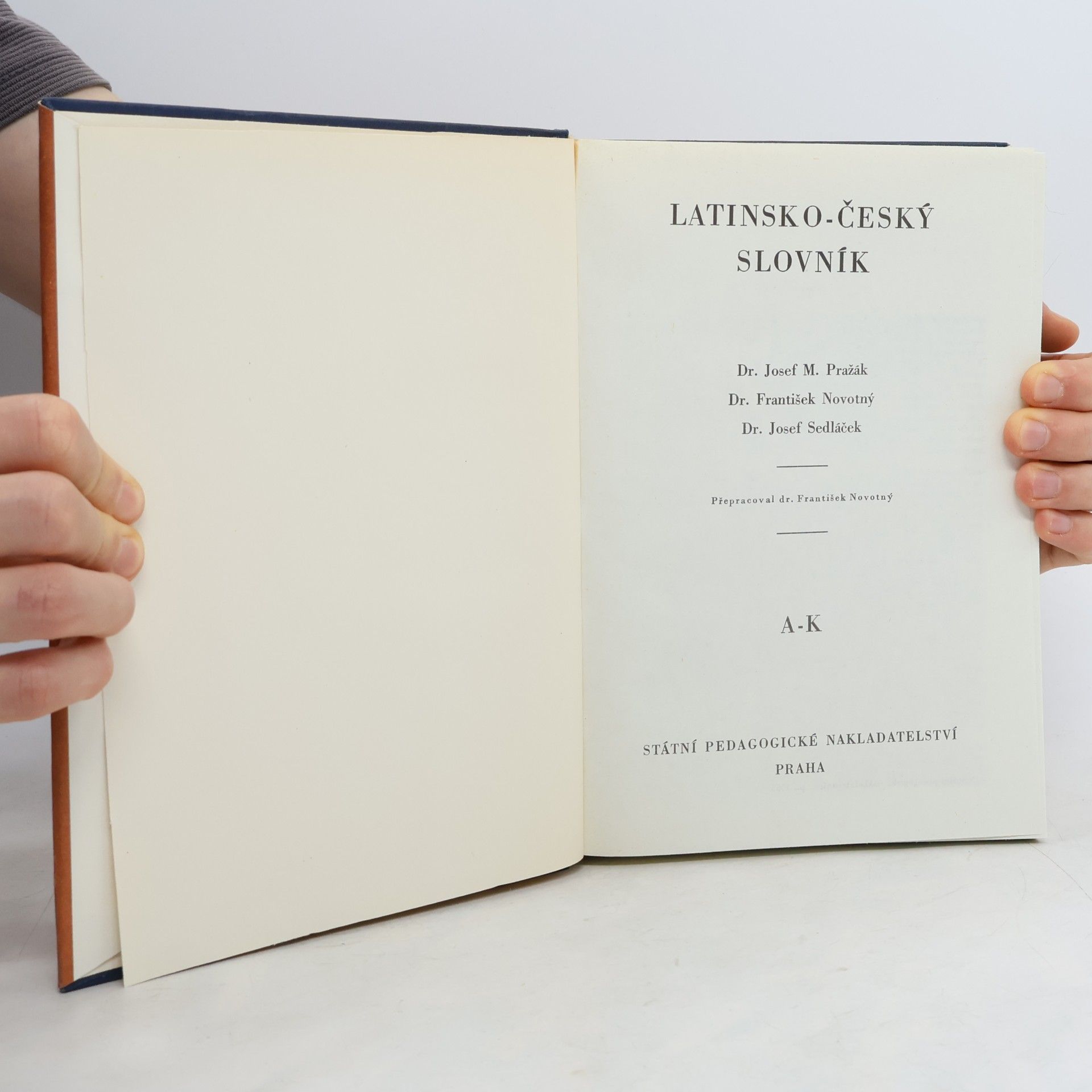 Autorenkollektiv Latinsko-český slovník A-K