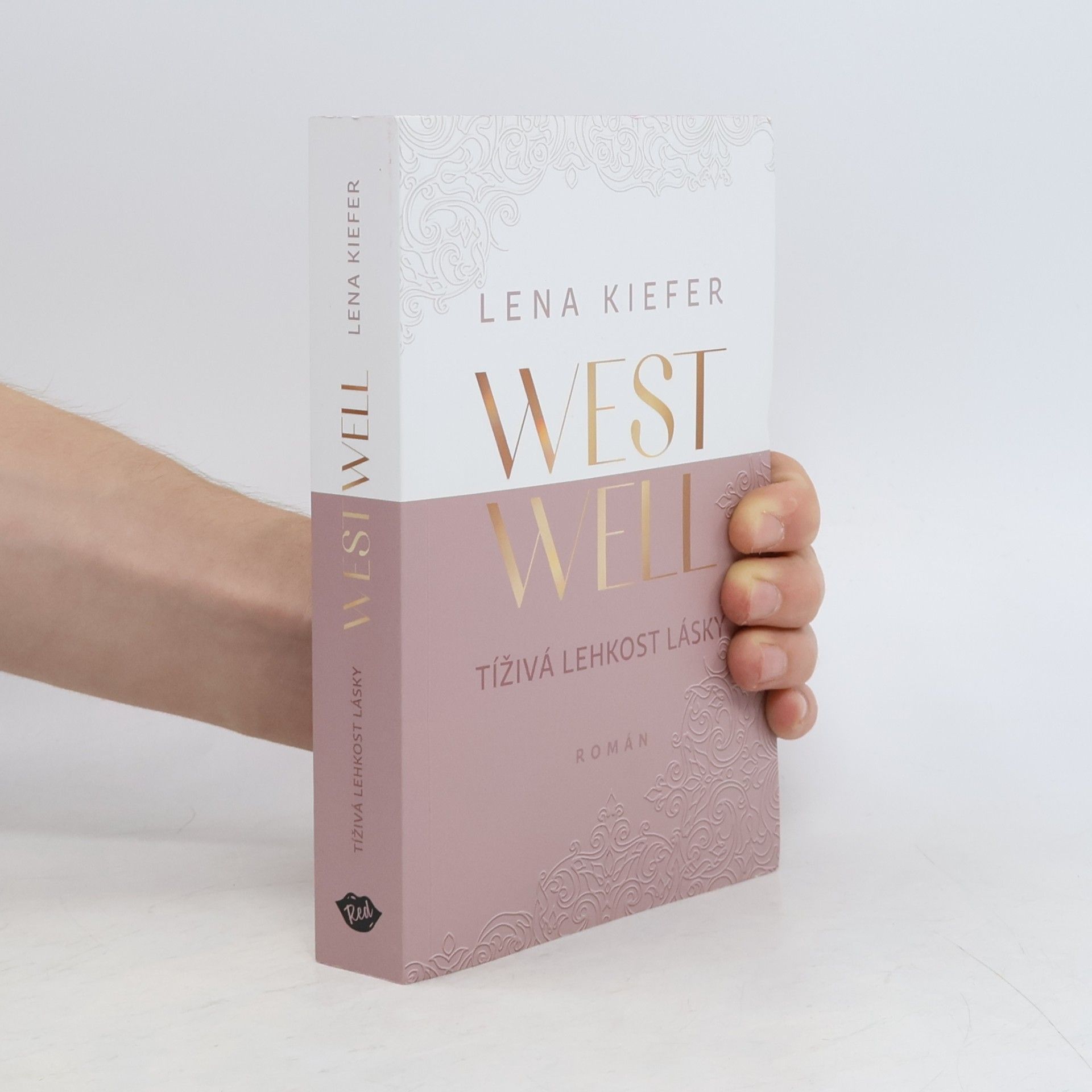 Lena Kiefer Westwell. Tíživá lehkost lásky