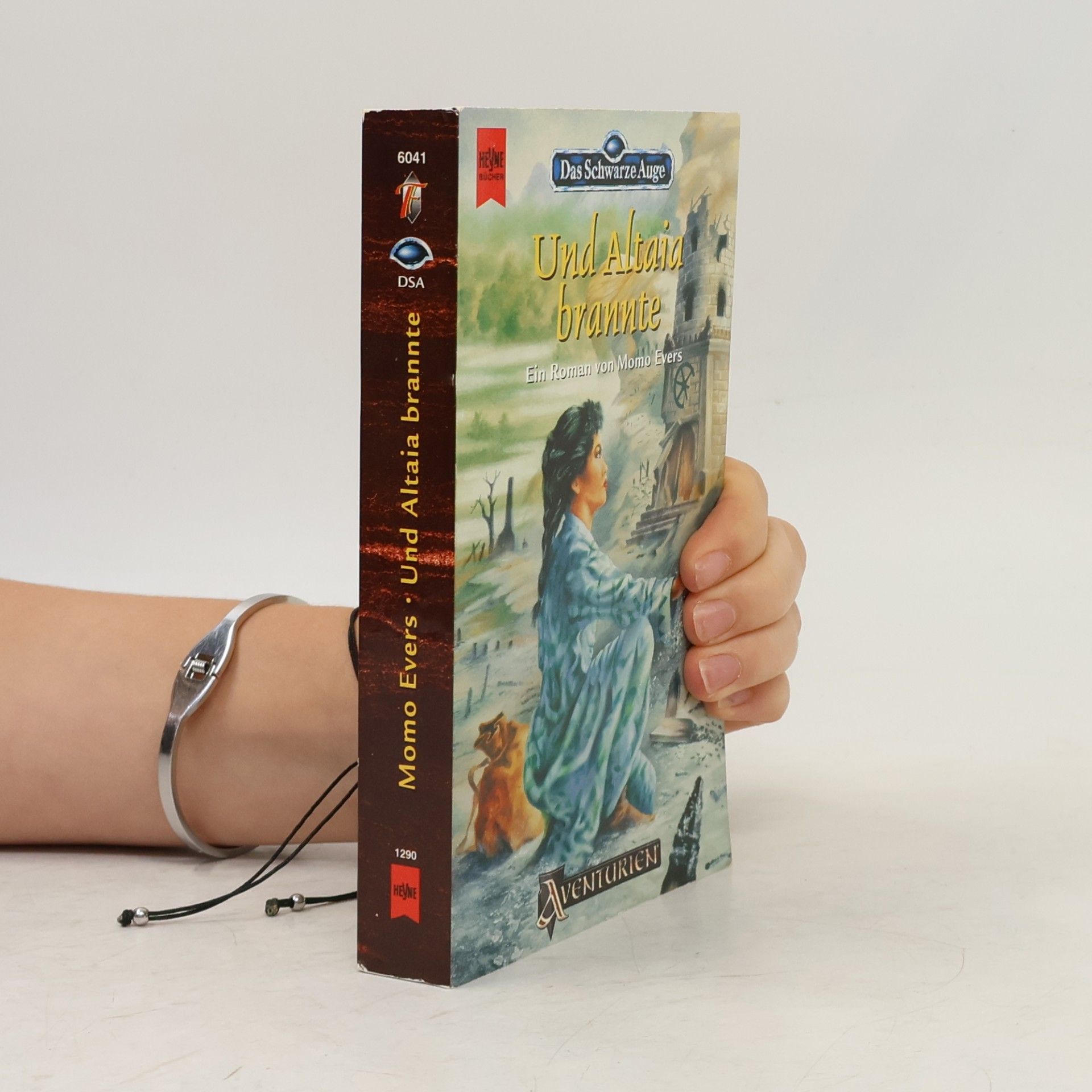 Momo Evers Und Altaia brannte. Roman aus der aventurischen Spielewelt. Begr. v. Ulrich Kiesow