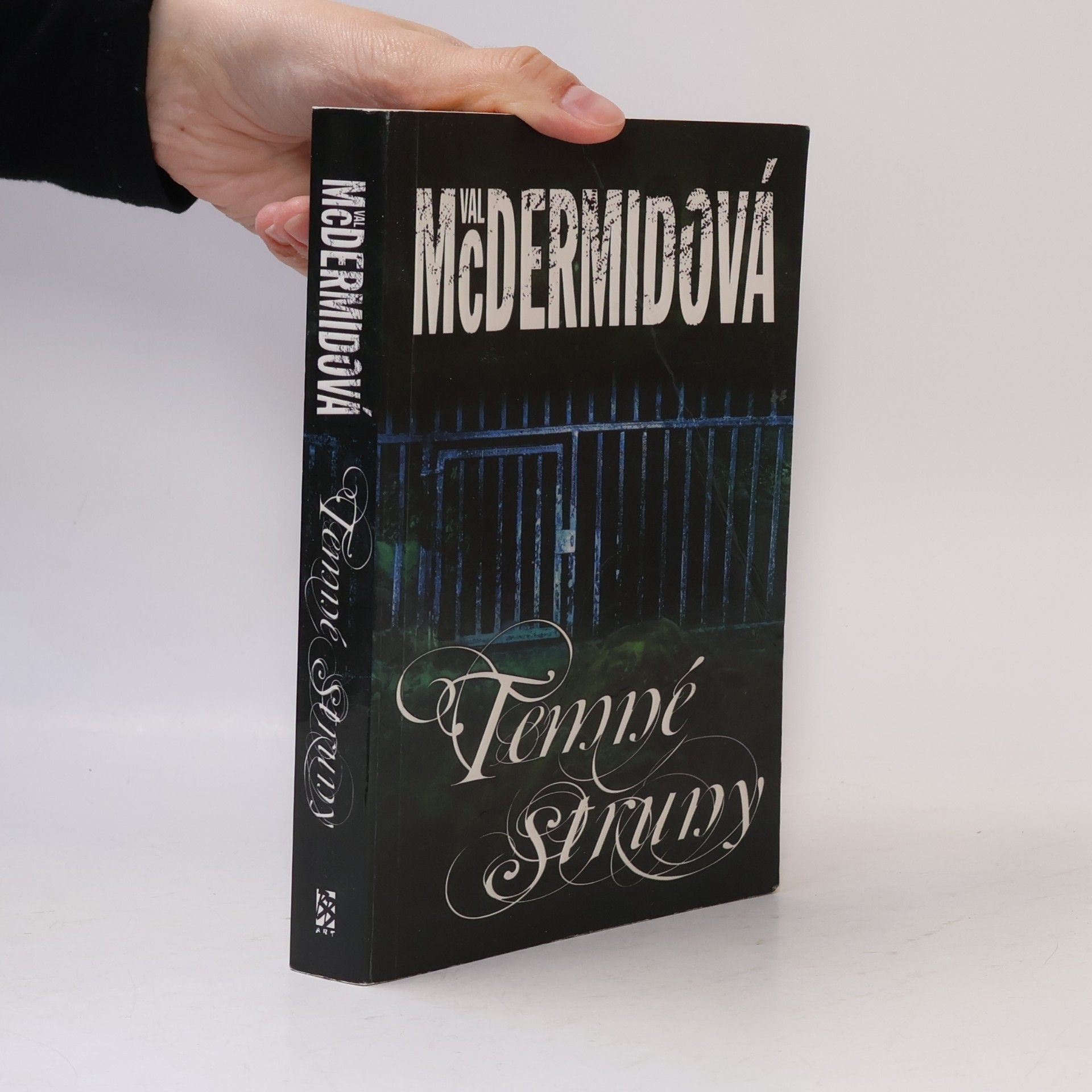Val McDermid Karen Pirieová 2. Temné struny