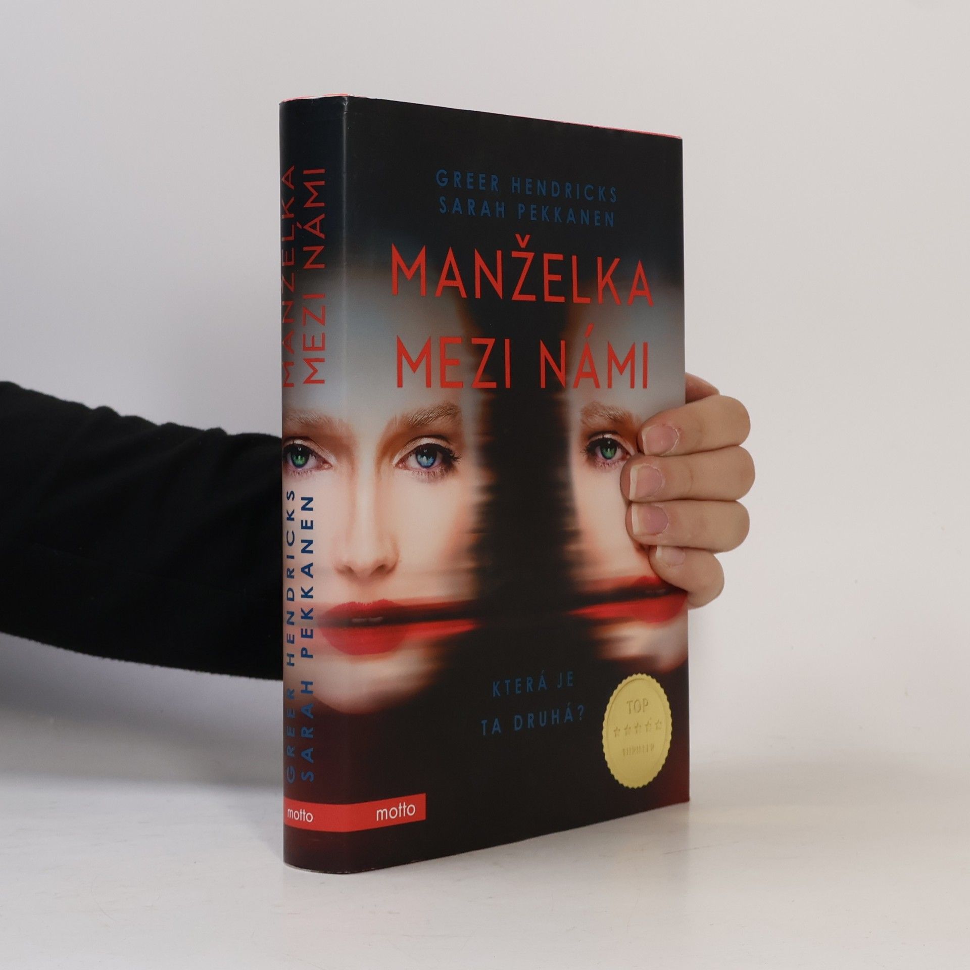 Greer Hendricks Manželka mezi námi