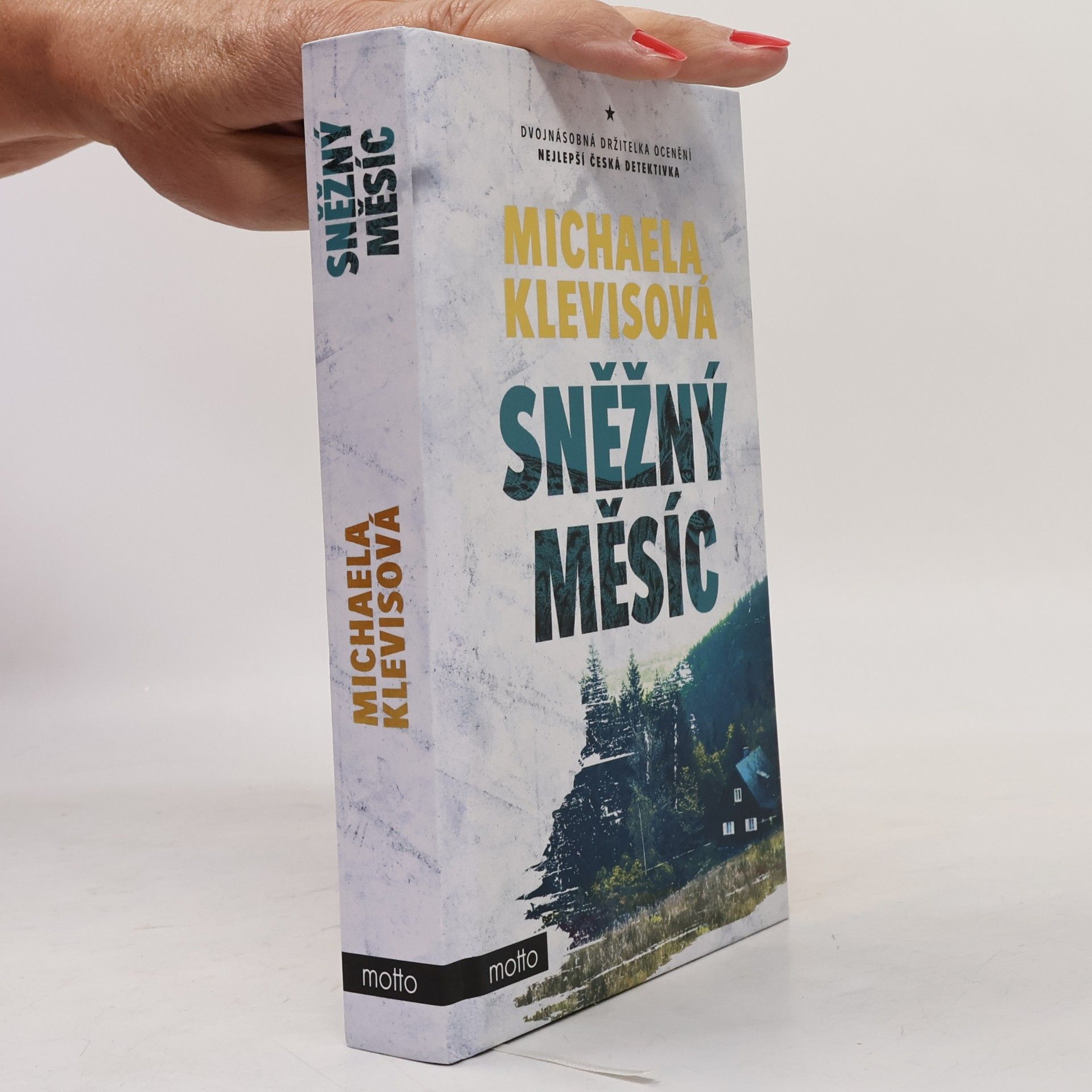 Michaela Klevisová Sněžný měsíc