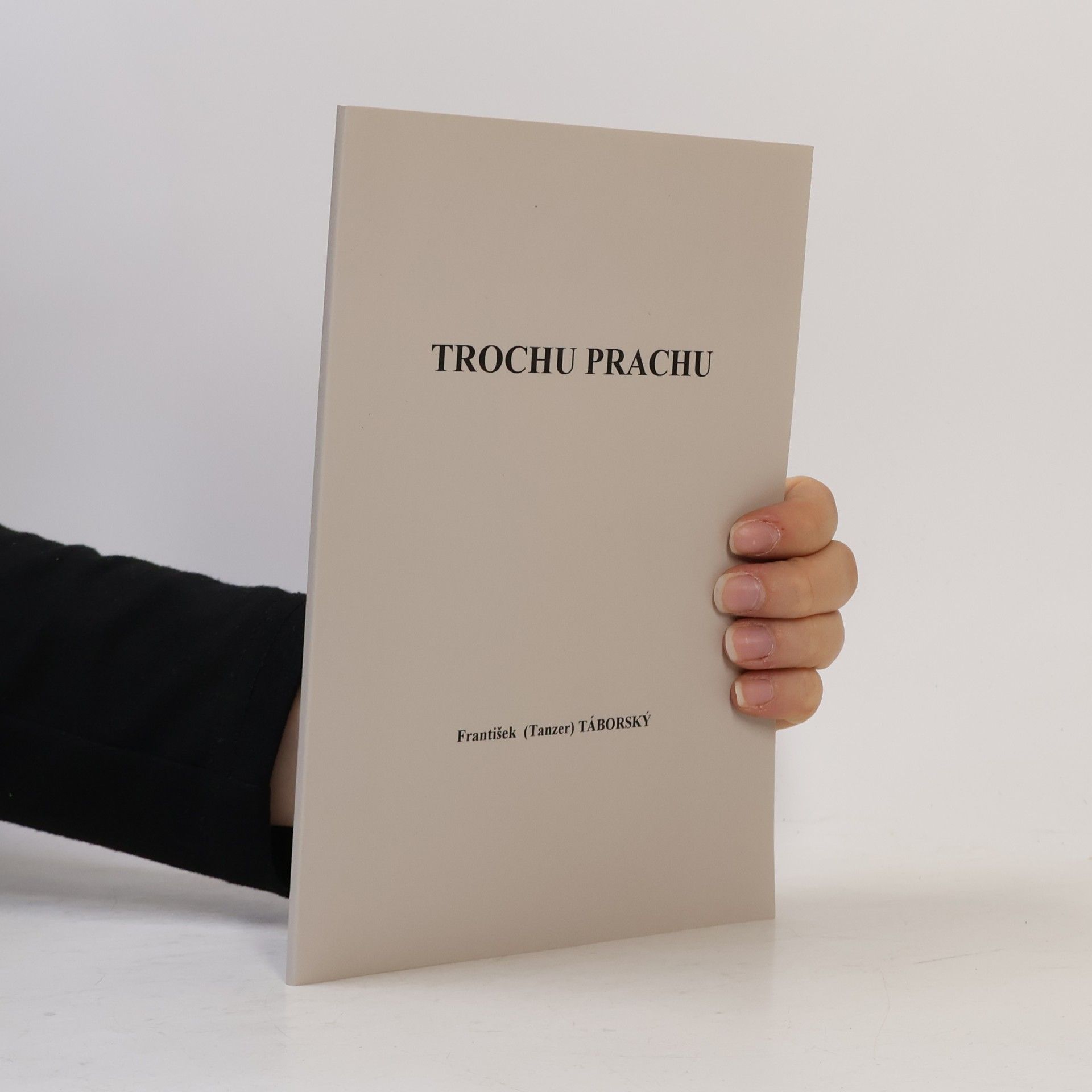 Trochu prachu