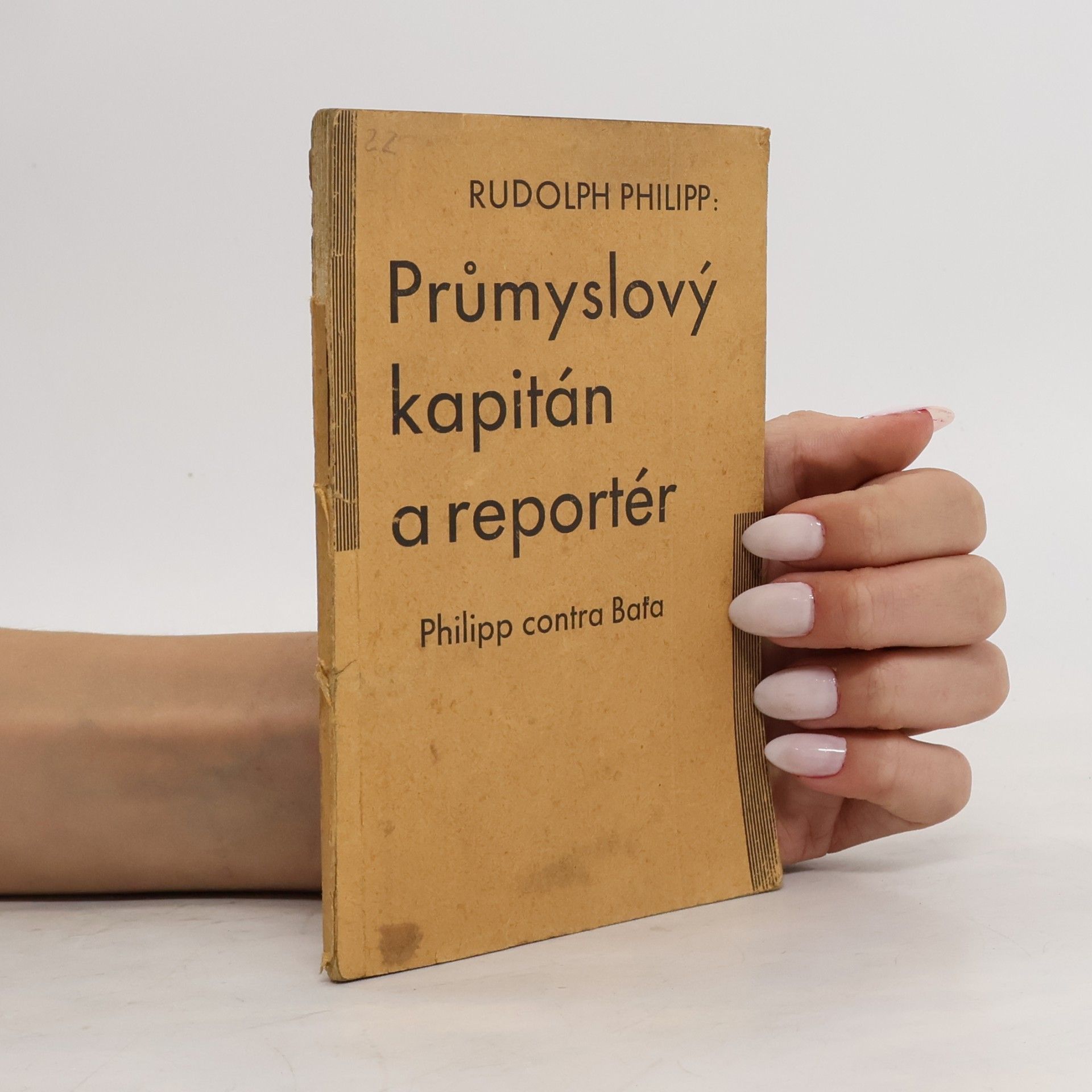 Průmyslový kapitán a reportér