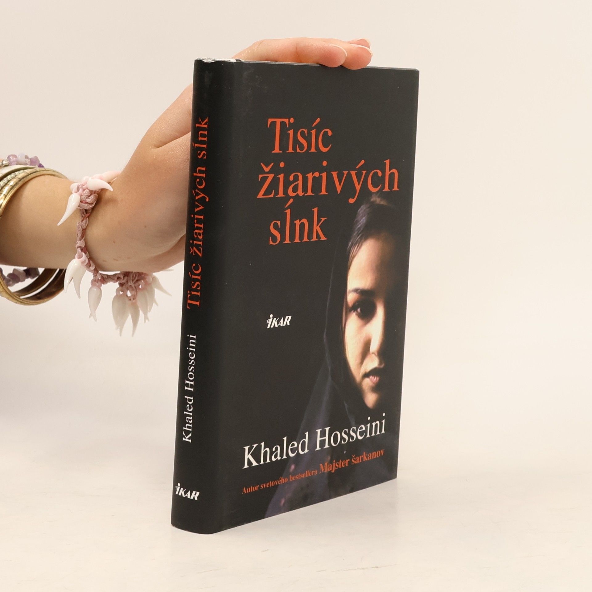 Khaled Hosseini Tisíc žiarivých sĺnk