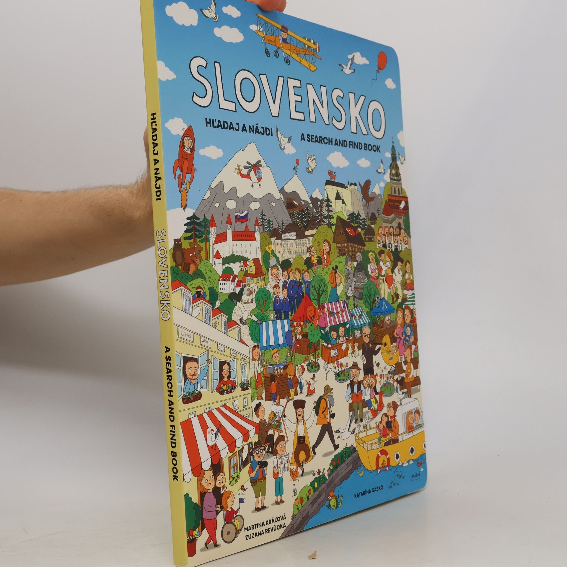 Martina Kral Slovensko - Hľadaj a nájdi. A search and find book