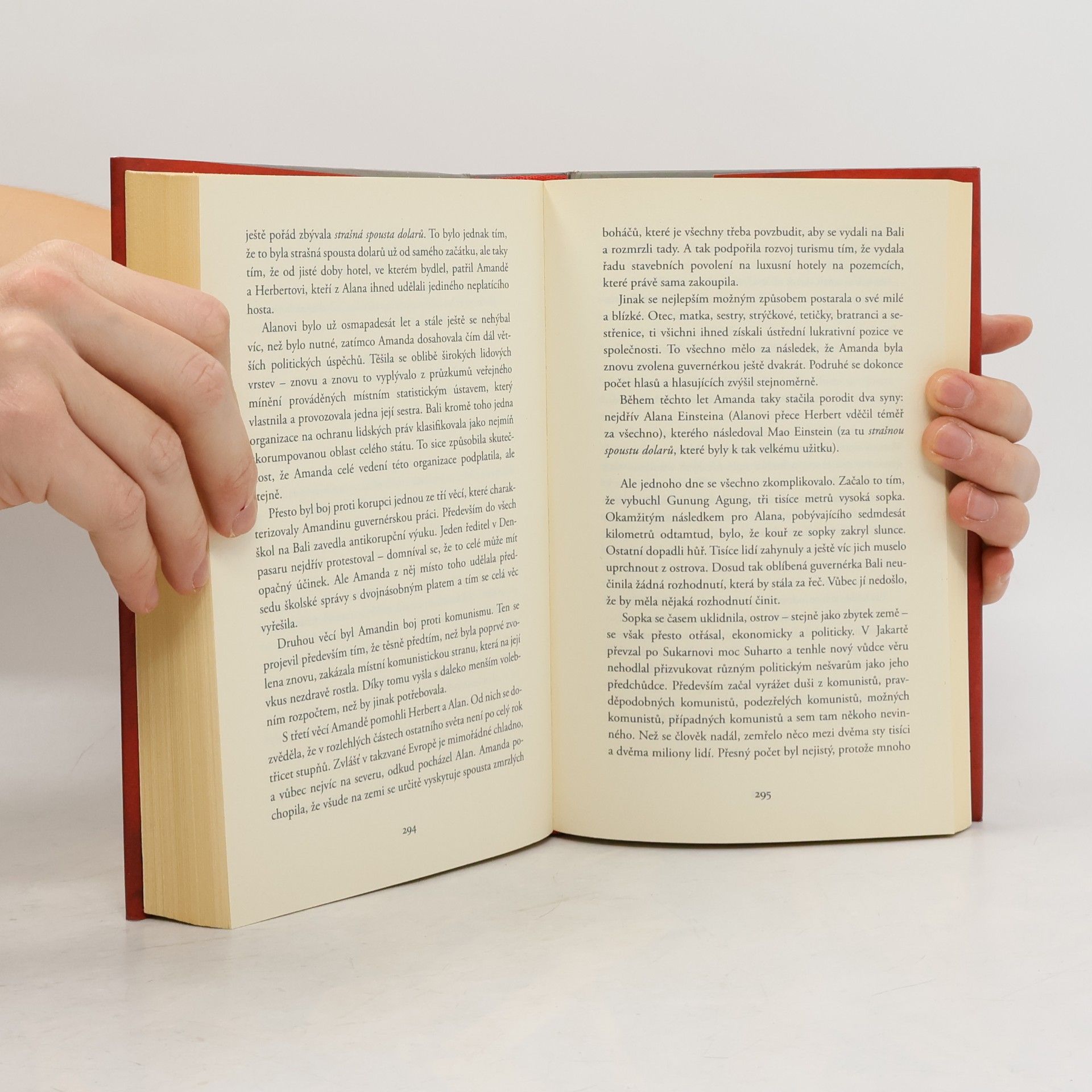 Jonas Jonasson Stoletý stařík, který vylezl z okna a zmizel