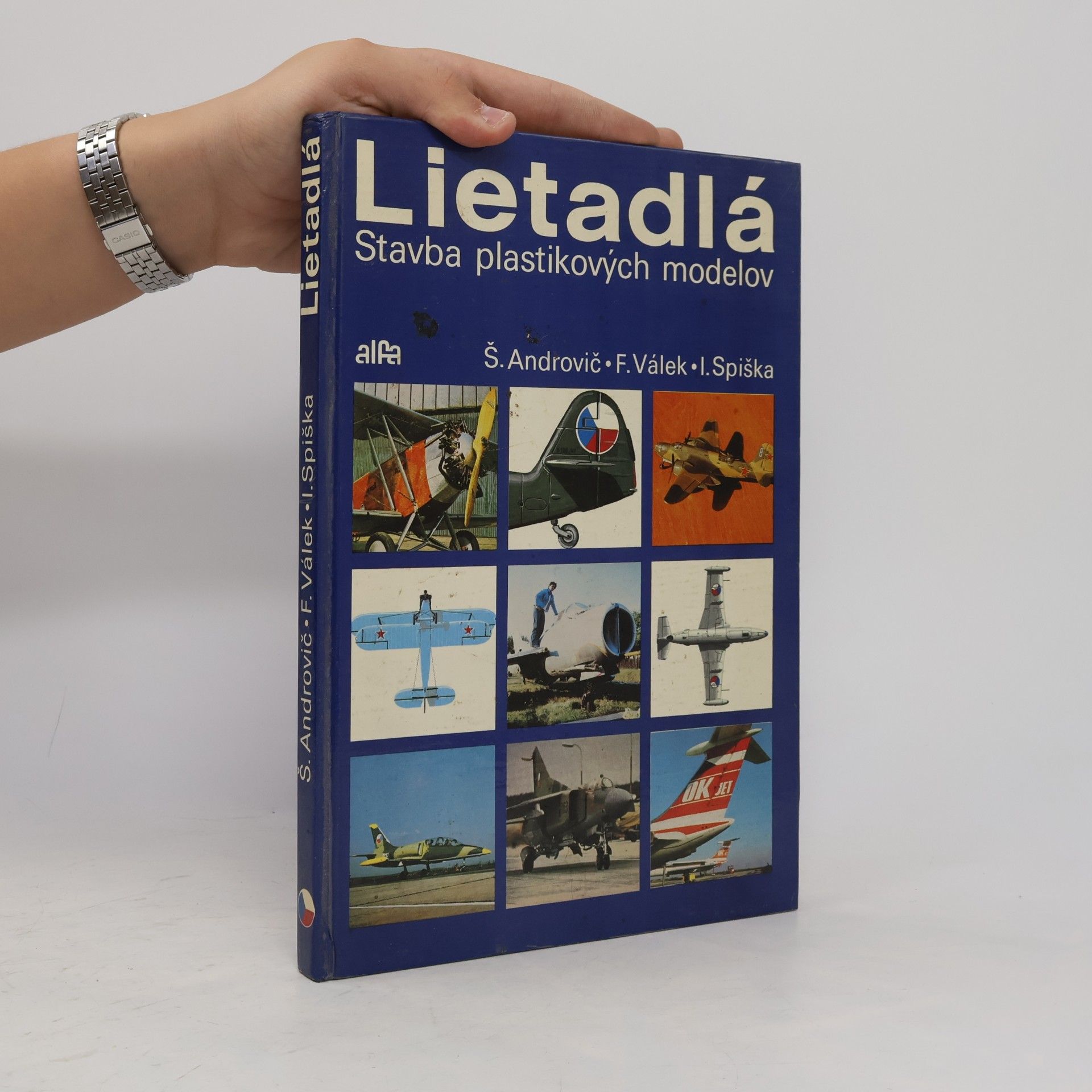 Lietadlá. Stavba plastikových modelov