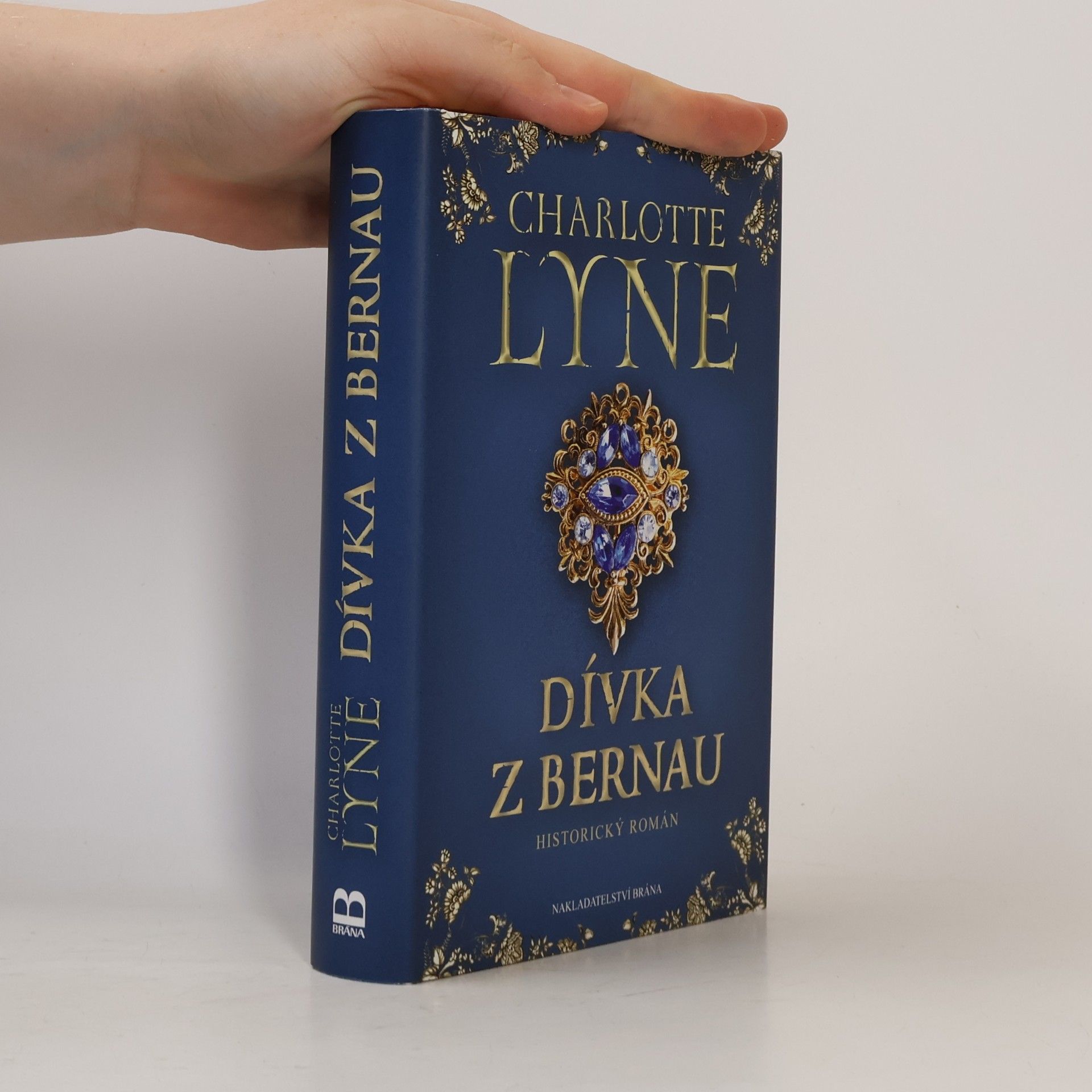 Charlotte Lyne Dívka z Bernau