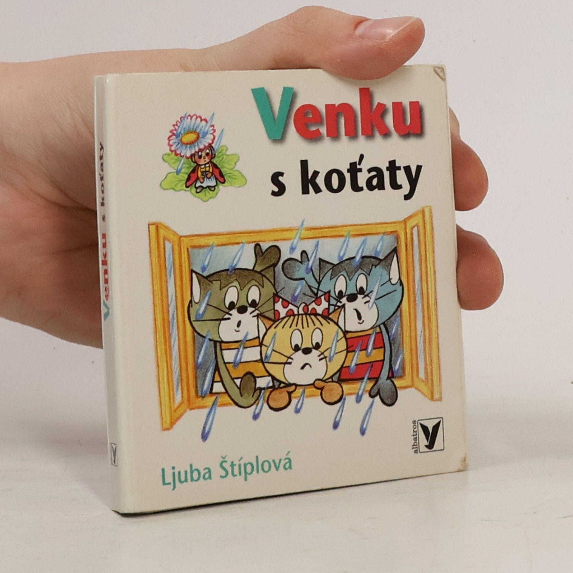 Ljuba Štíplová Venku s koťaty