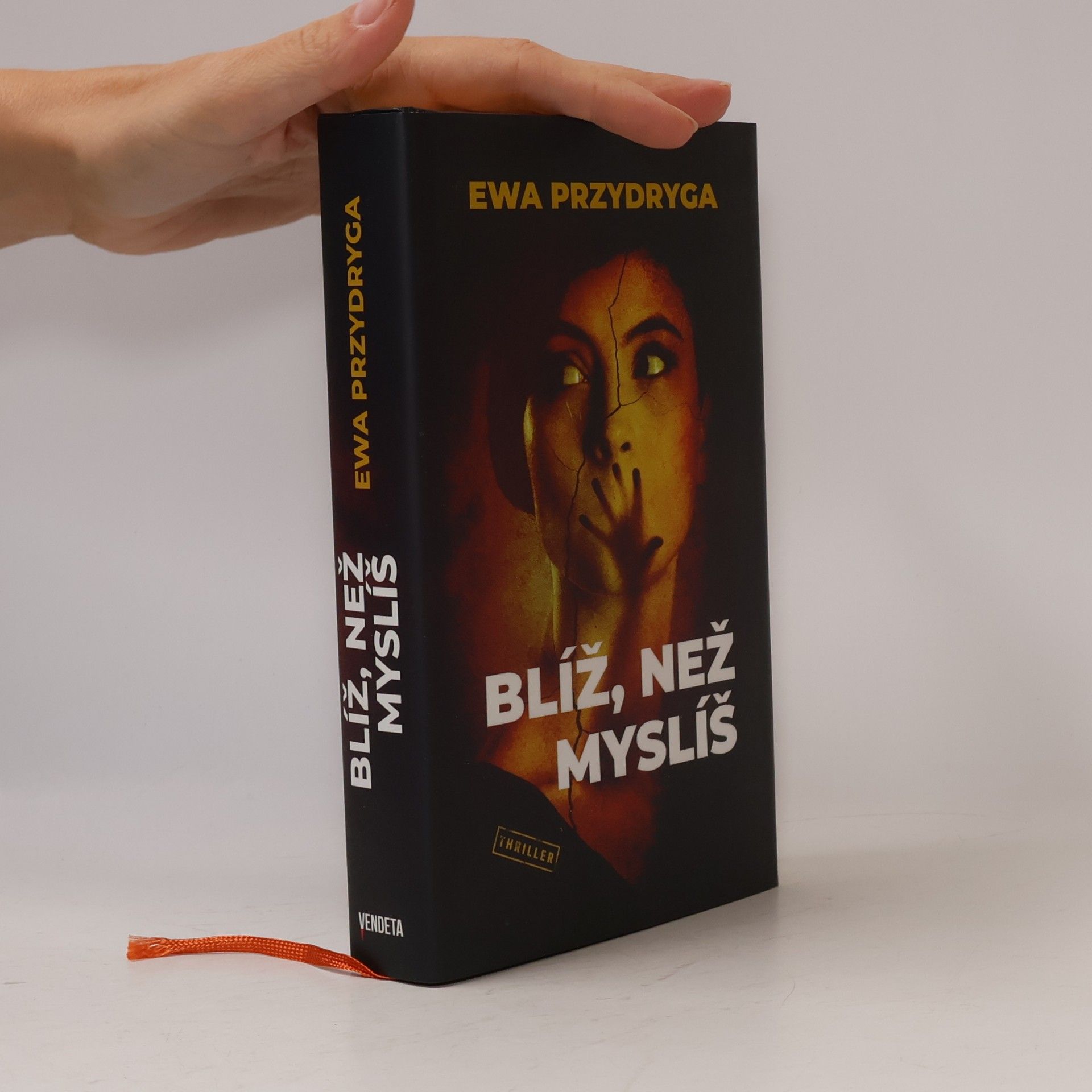 Ewa Przydryga Blíž, než myslíš