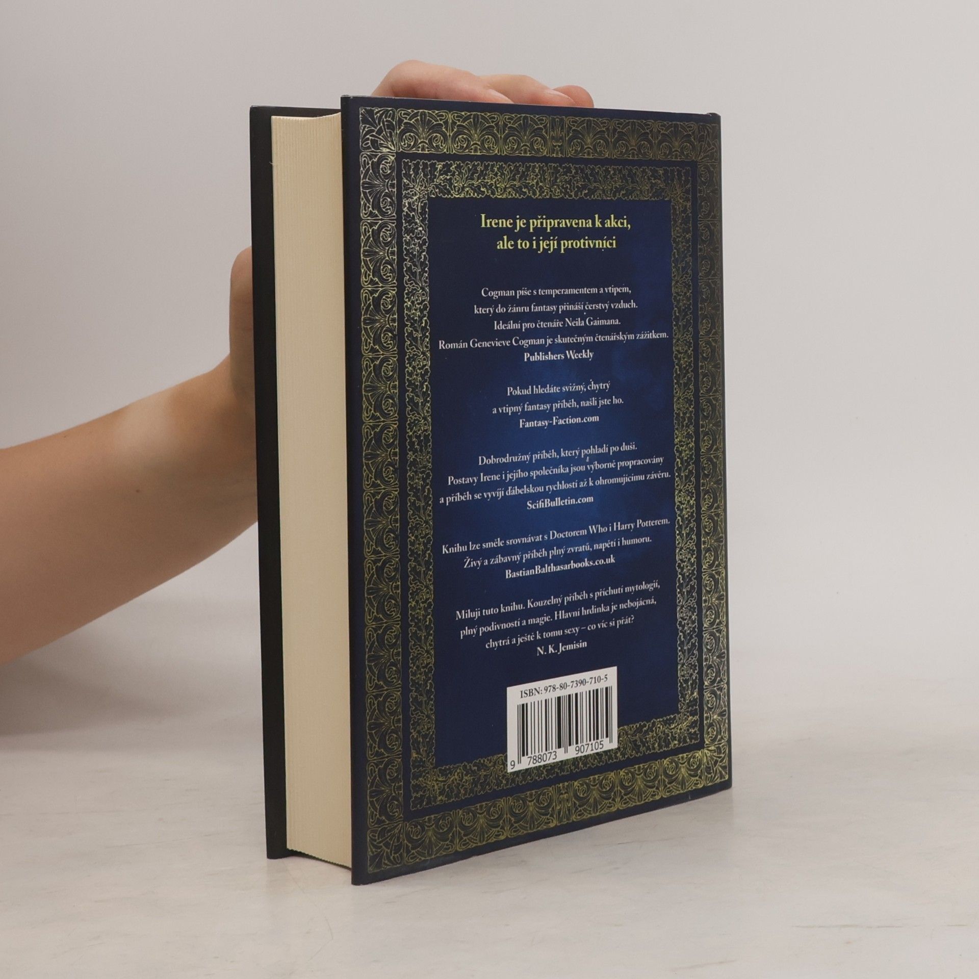 Genevieve Cogman Neviditelná knihovna. Kniha druhá, Maskované město