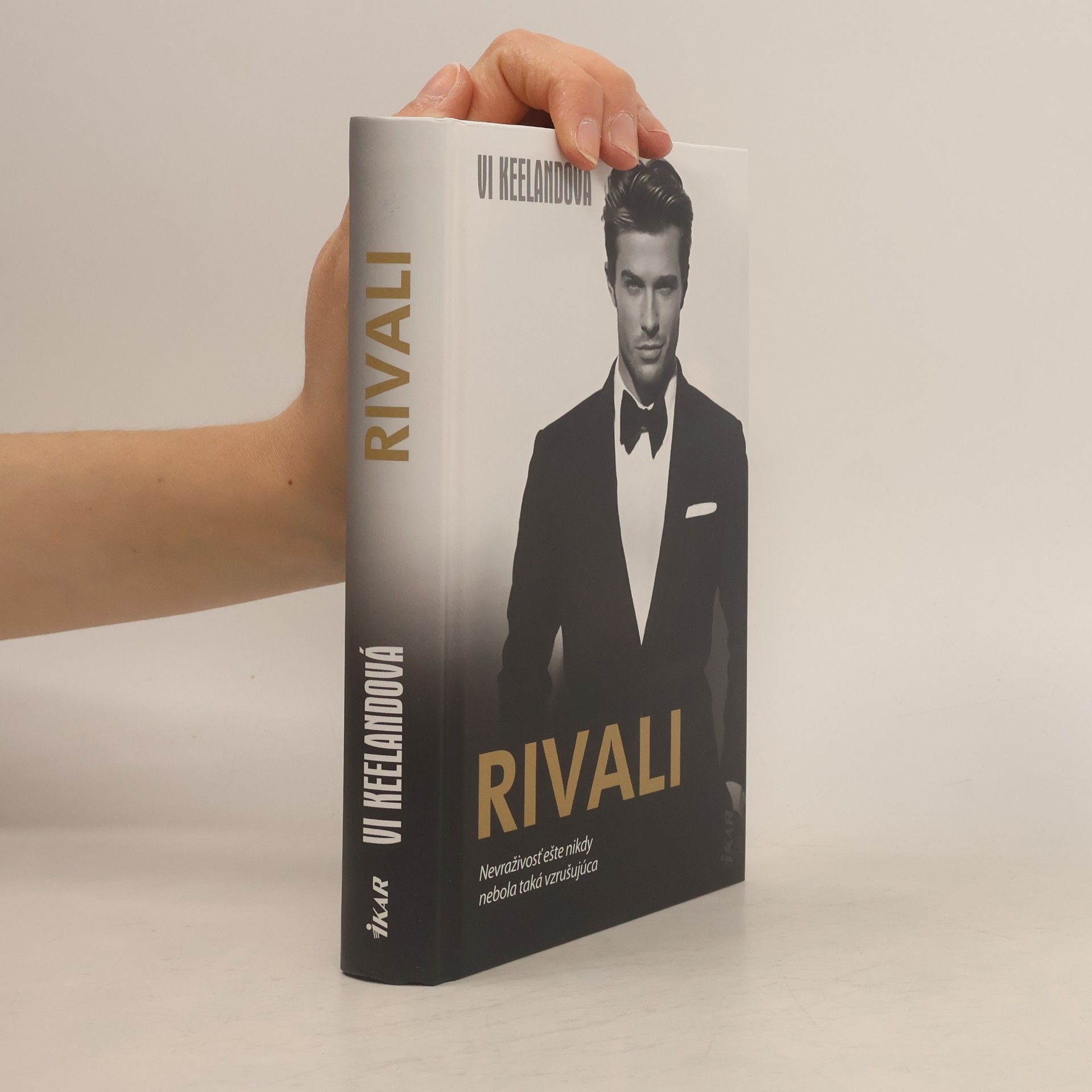 Vi Keeland Rivali