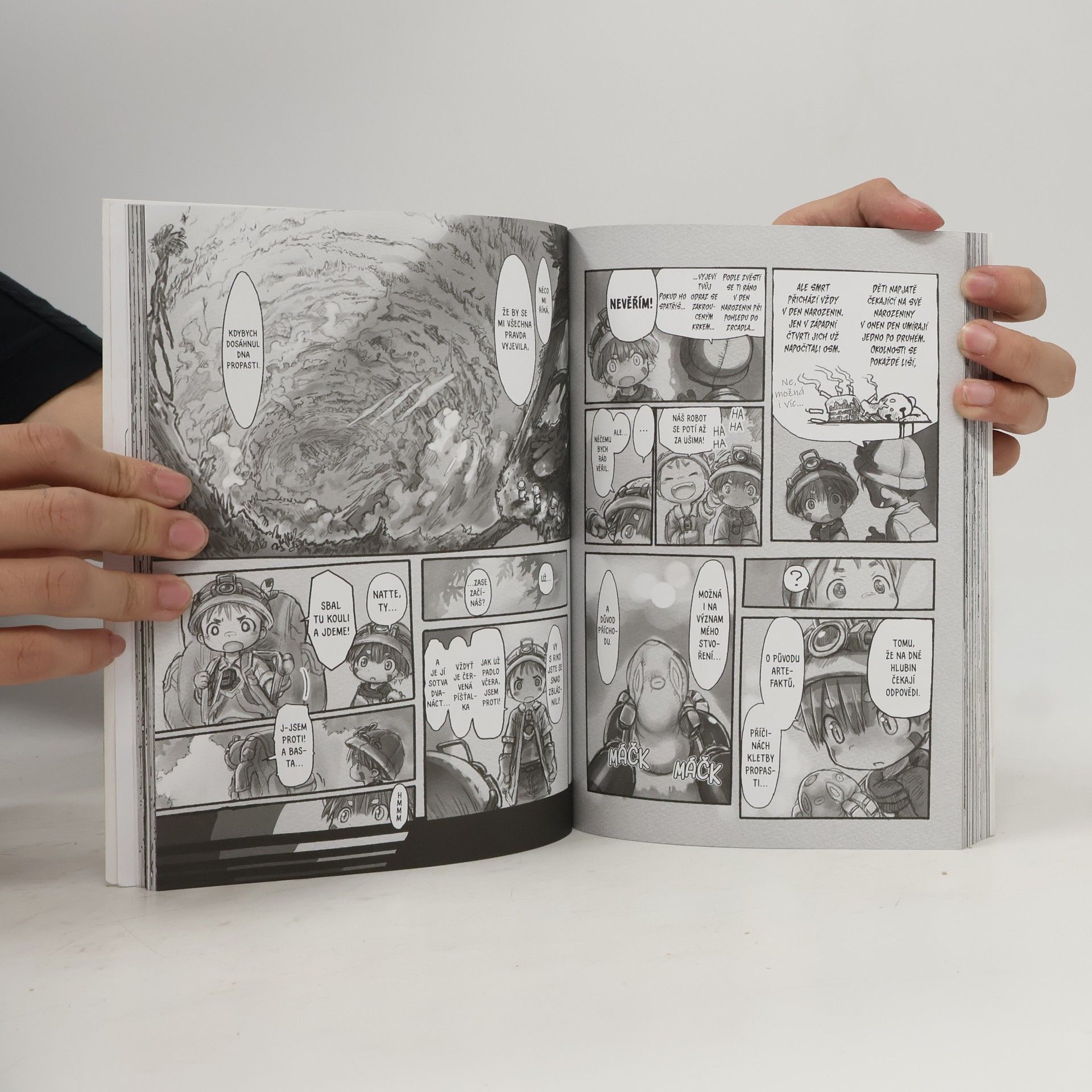Akihito Cukuši Made in Abyss 1. Stvořen v propasti 1