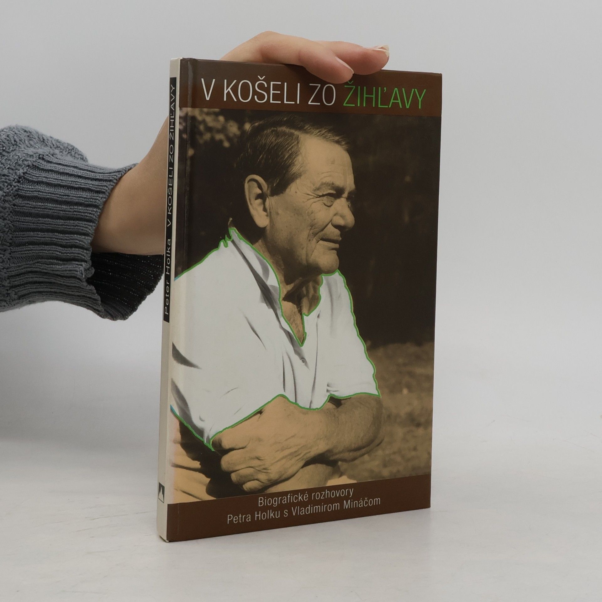 Peter Holka V košeli zo žihľavy