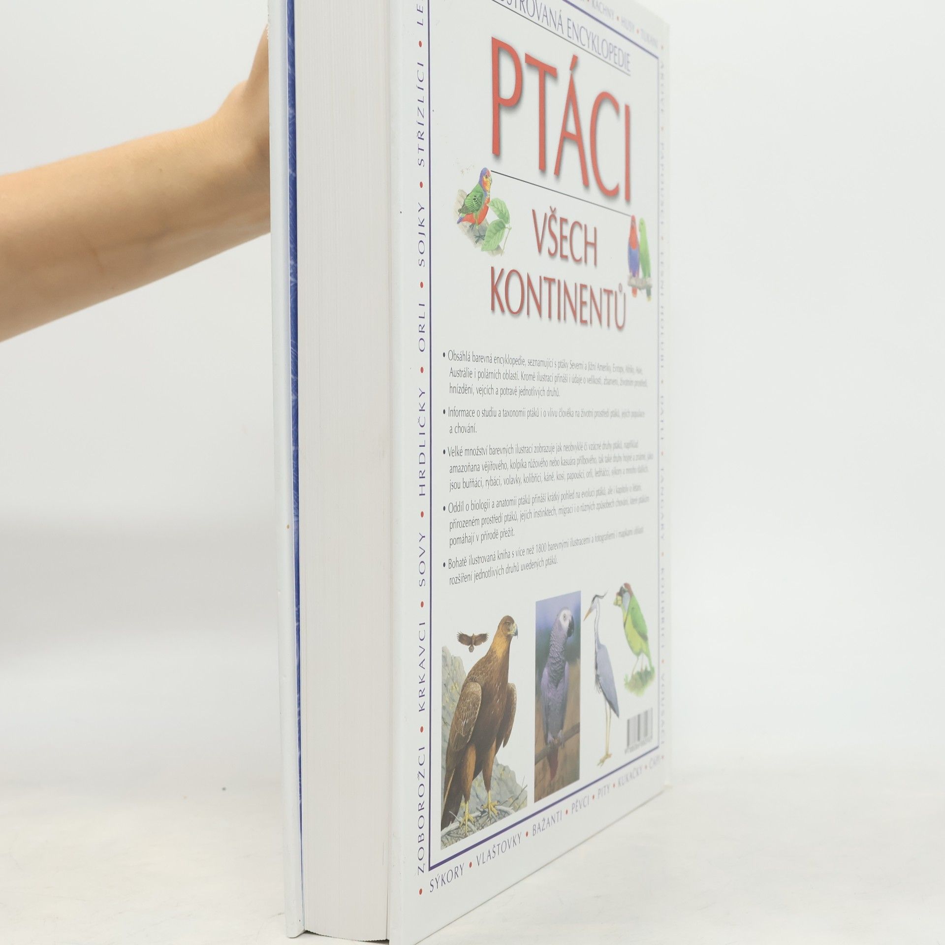Peter Barrett Ptáci všech kontinentů. Barevné ilustrace a fotografie více než 1600 běžných i vzácných druhů ptáků, jejich prostředí a chování