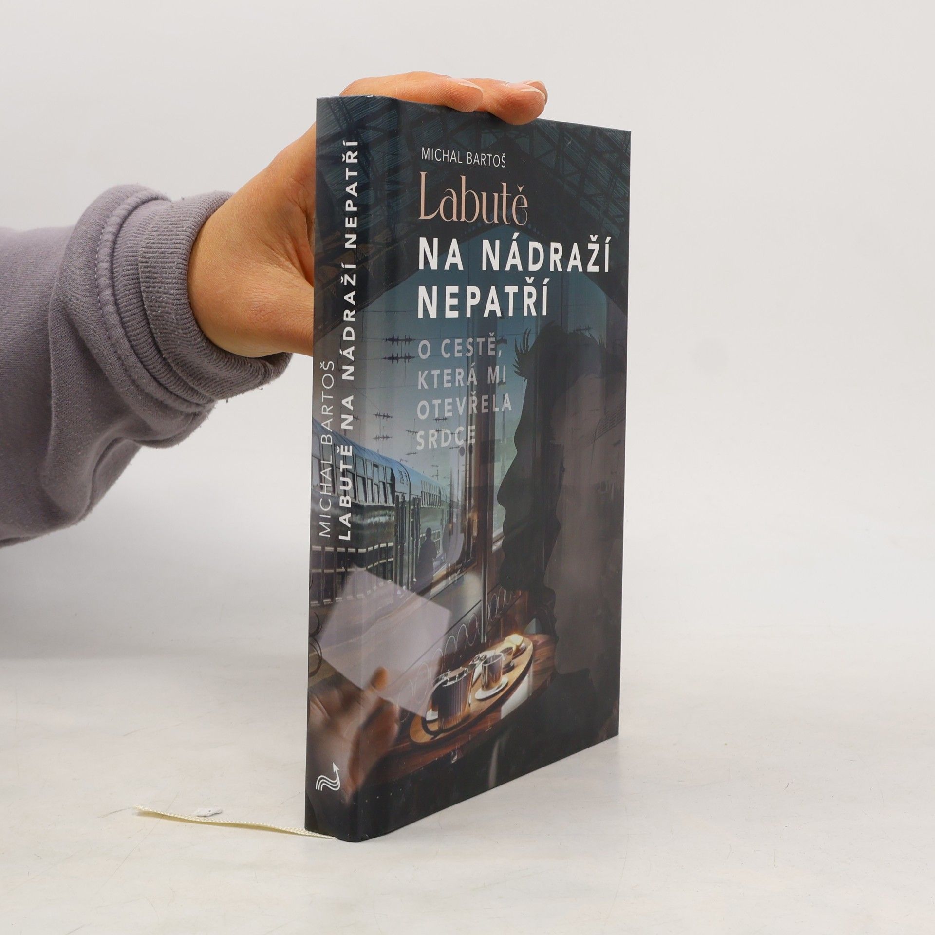 Michal Bartoš Labutě na nádraží nepatří