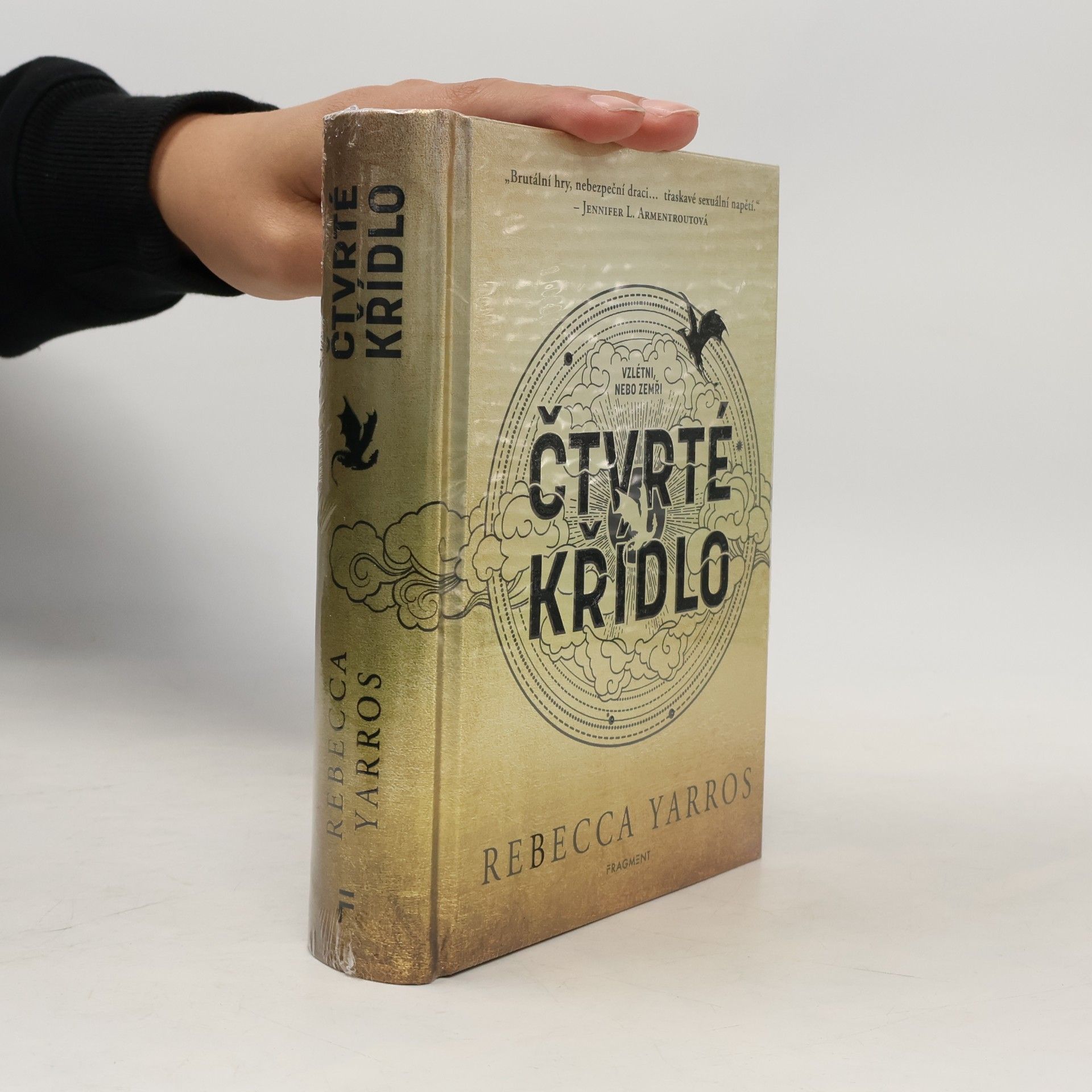 Rebecca Yarros Čtvrté křídlo