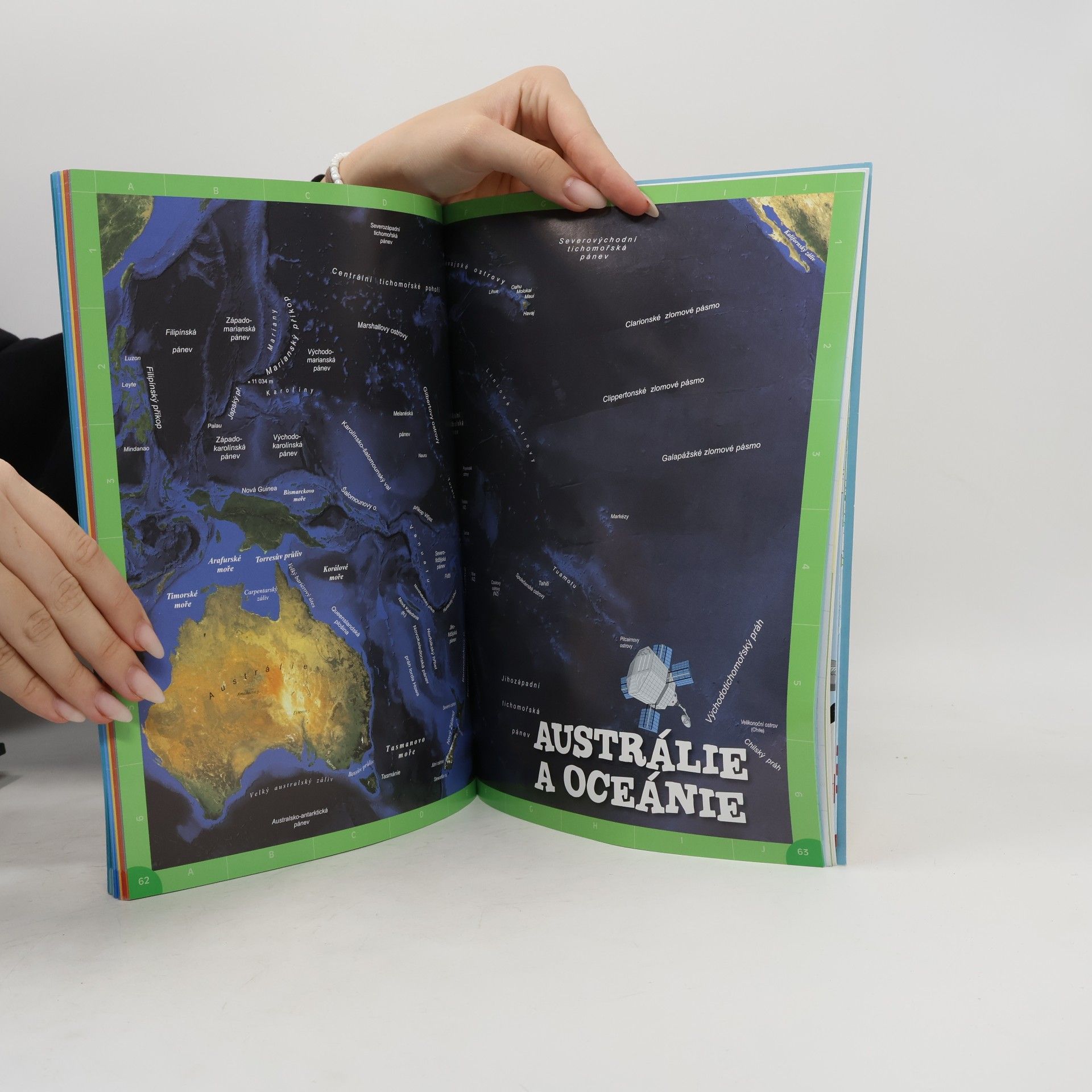 Jaroslav Synek Můj první atlas: Samolepky, rozkládací hry