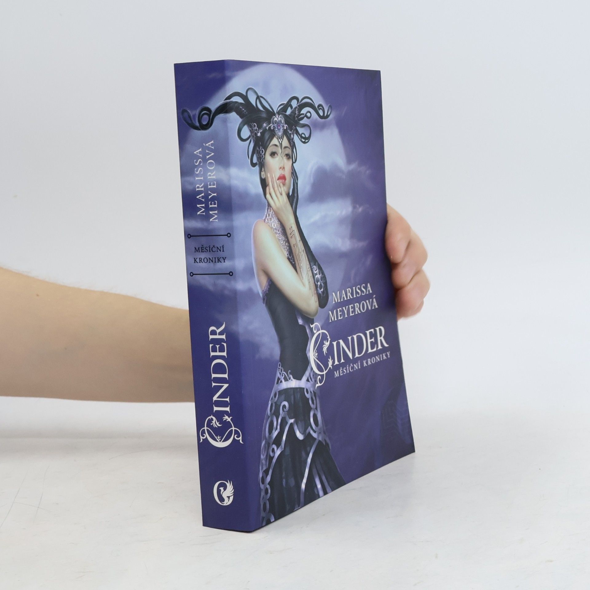 Marissa Meyer Cinder. Měsíční kroniky