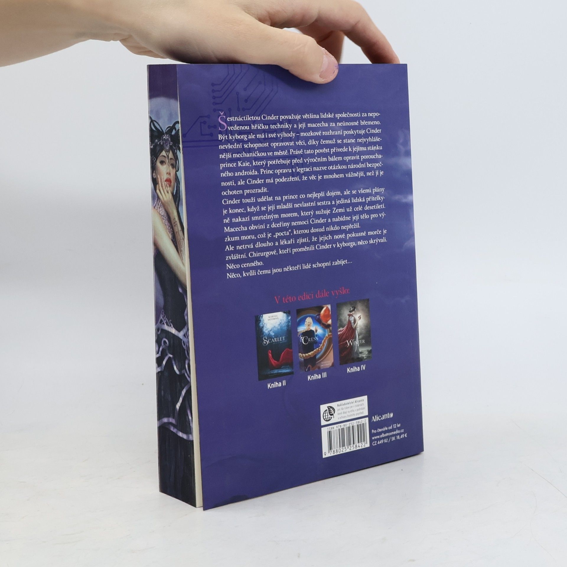 Marissa Meyer Cinder. Měsíční kroniky