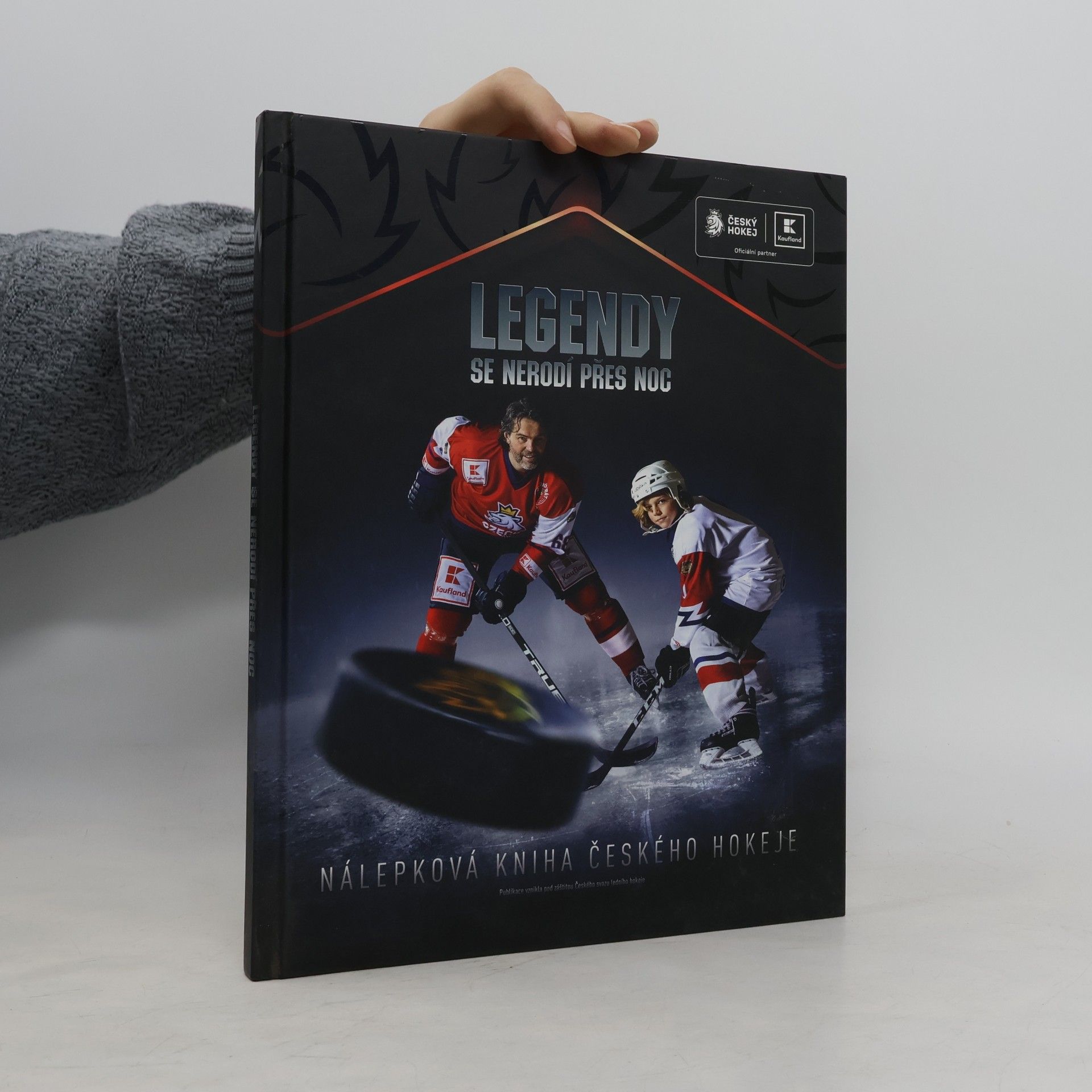 Legendy se nerodí přes noc - Nálepková kniha českého hokeje