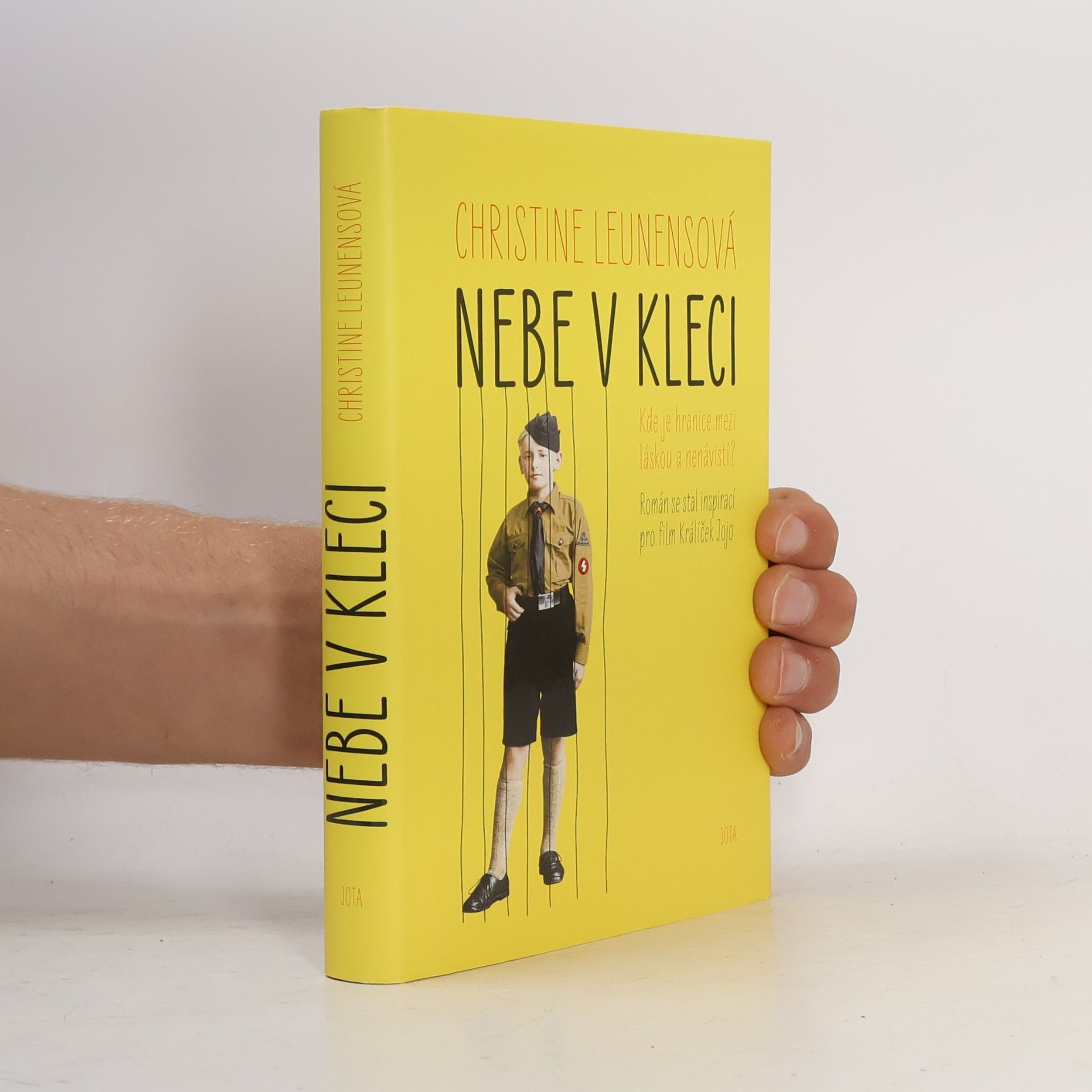Christine Leunens Nebe v kleci
