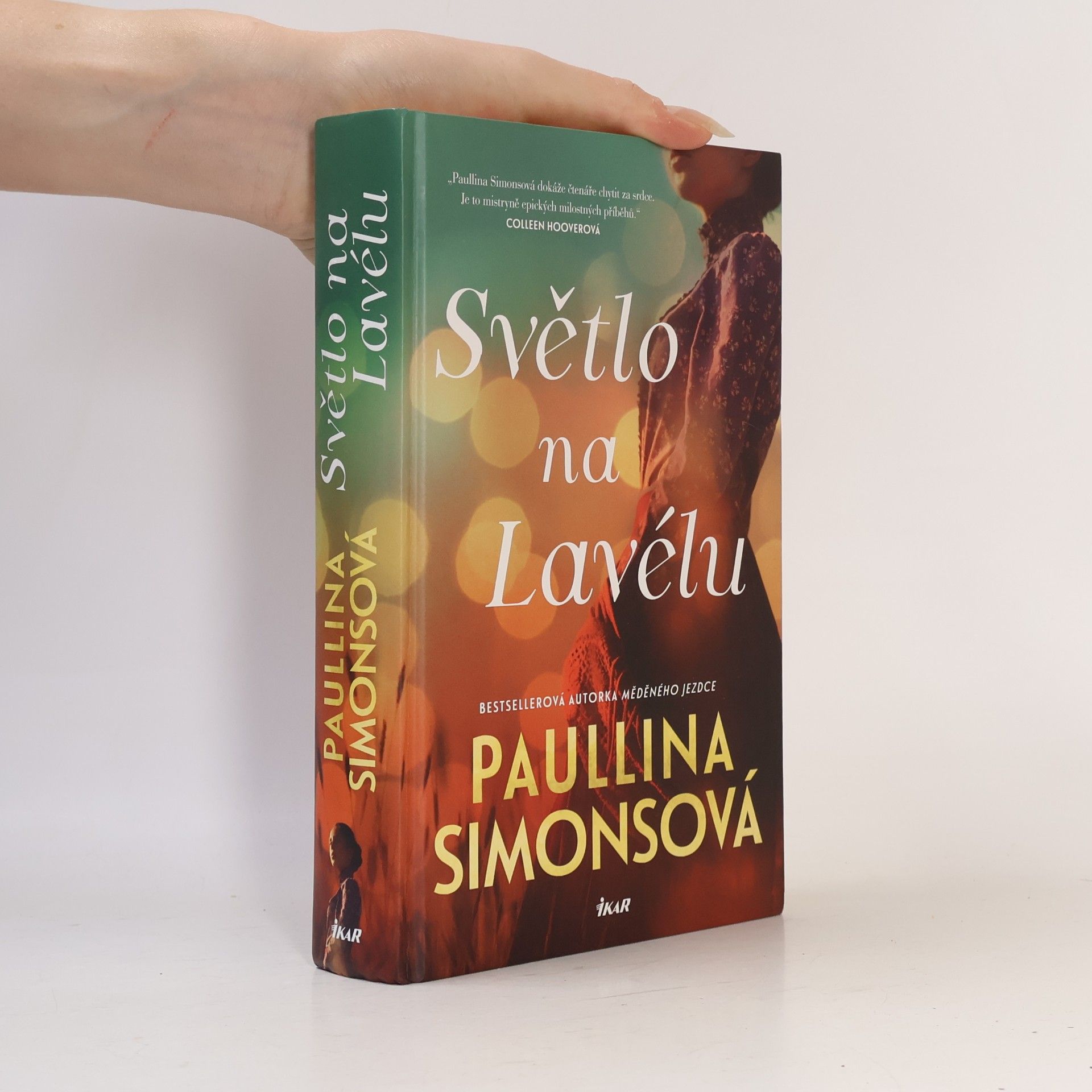 Paullina Simonsová Světlo na Lavelu