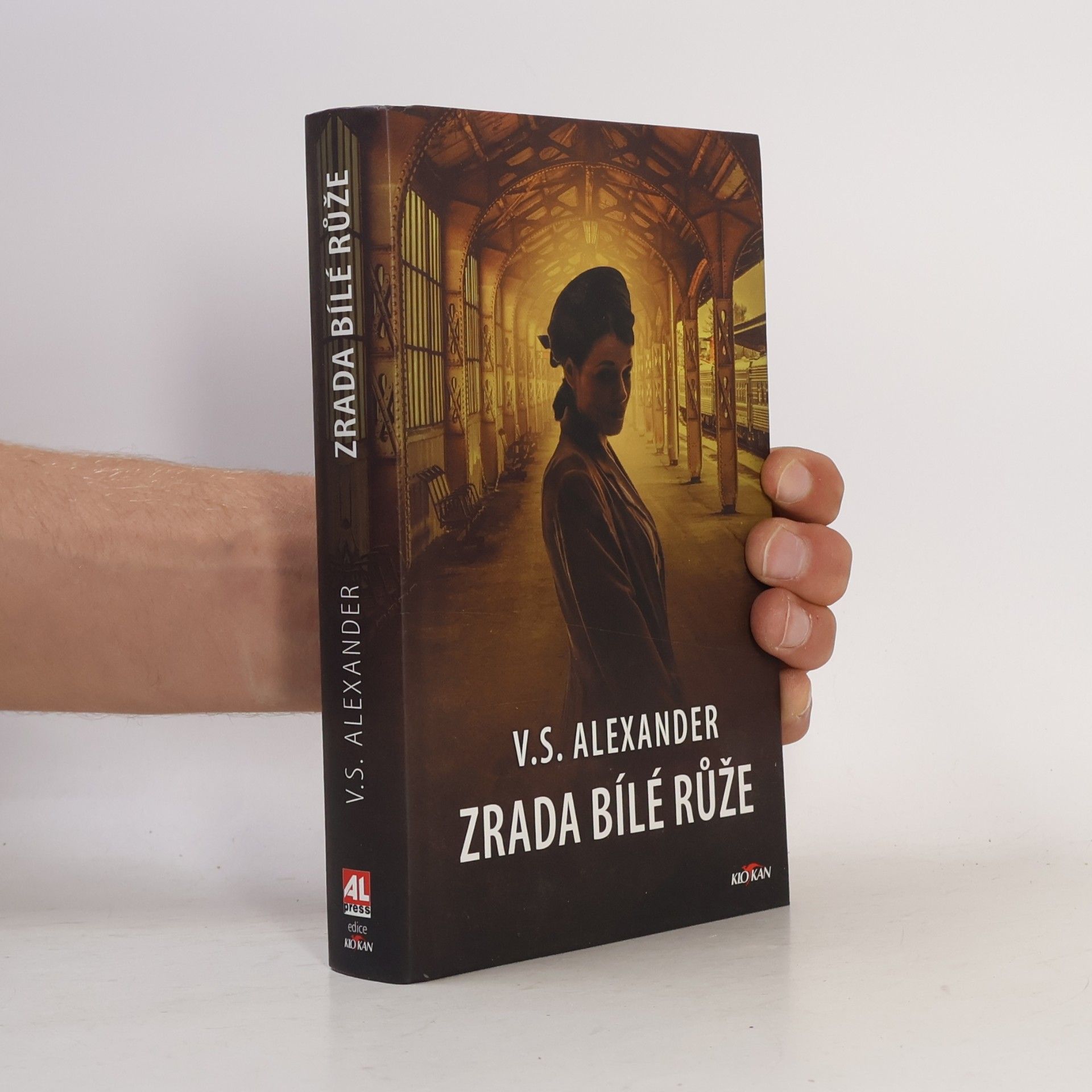 V. S. Alexander Zrada bílé růže