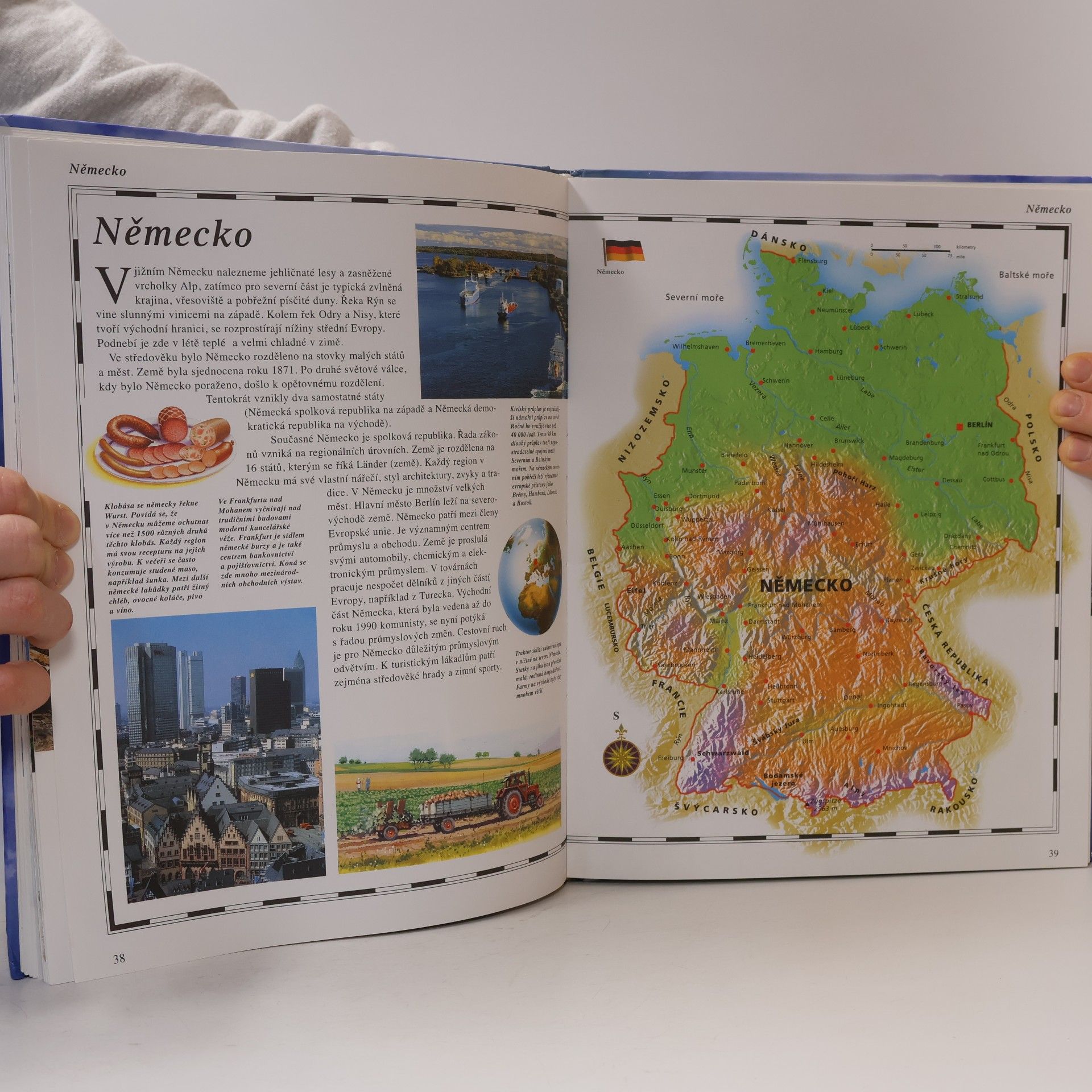 Philip Steele Školní atlas světa