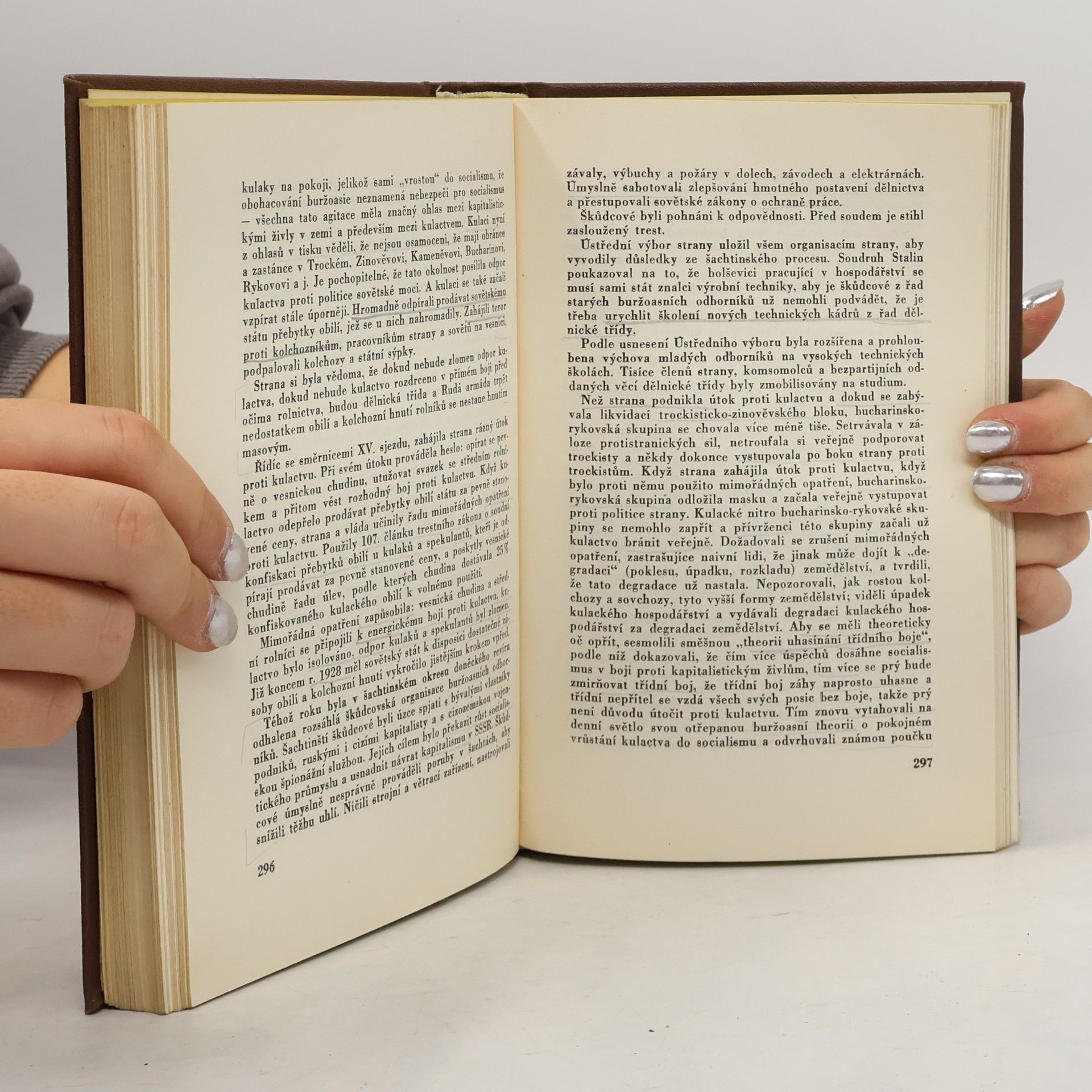 Autorenkollektiv Dějiny všesvazové komunistické strany (bolševiků)