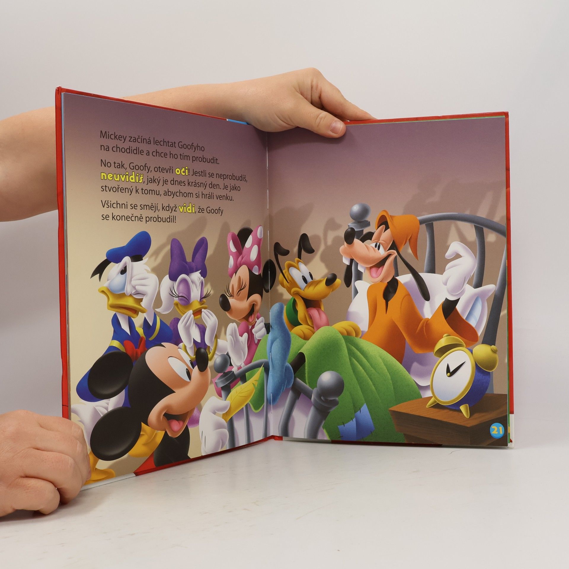Various authors Mickeyho klubík. Hraj si a uč se s Mickey Mousem 16. Zrak!