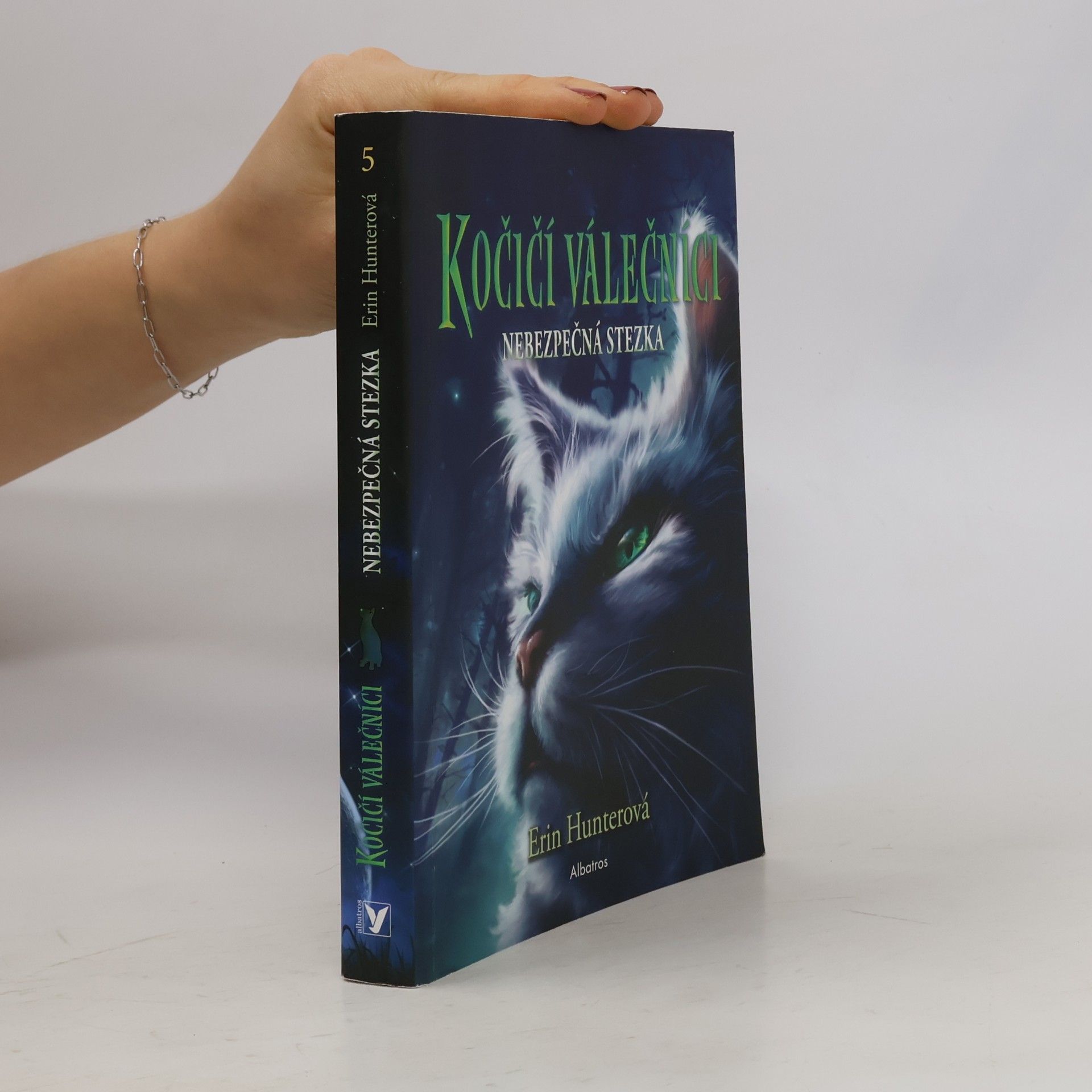 Erin Hunter Kočičí válečníci. Nebezpečná stezka