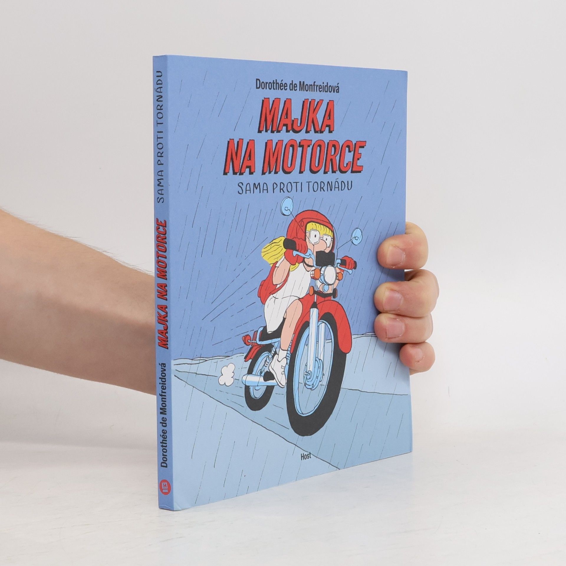 Majka na motorce. Sama proti tornádu