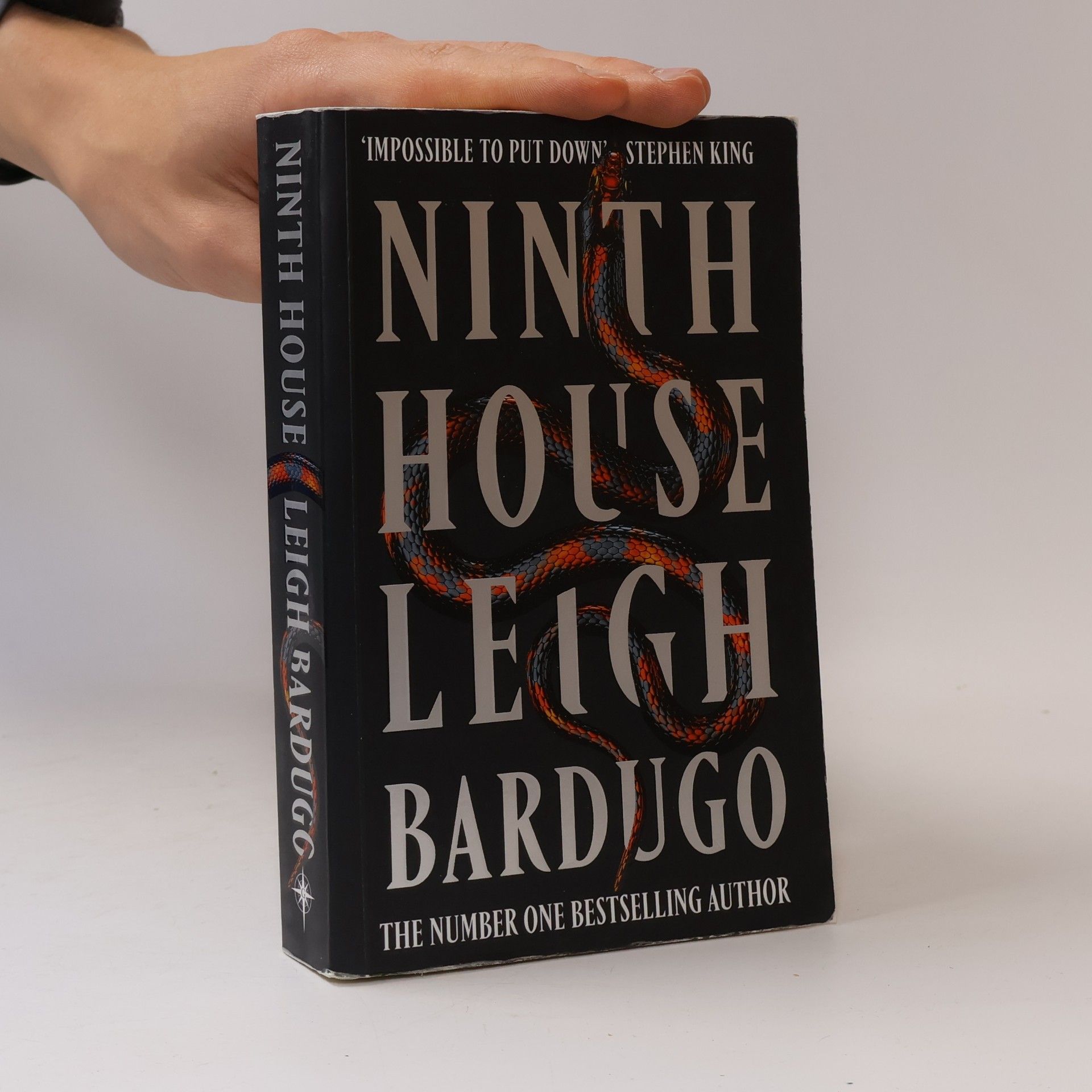 Leigh Bardugo Ninth House