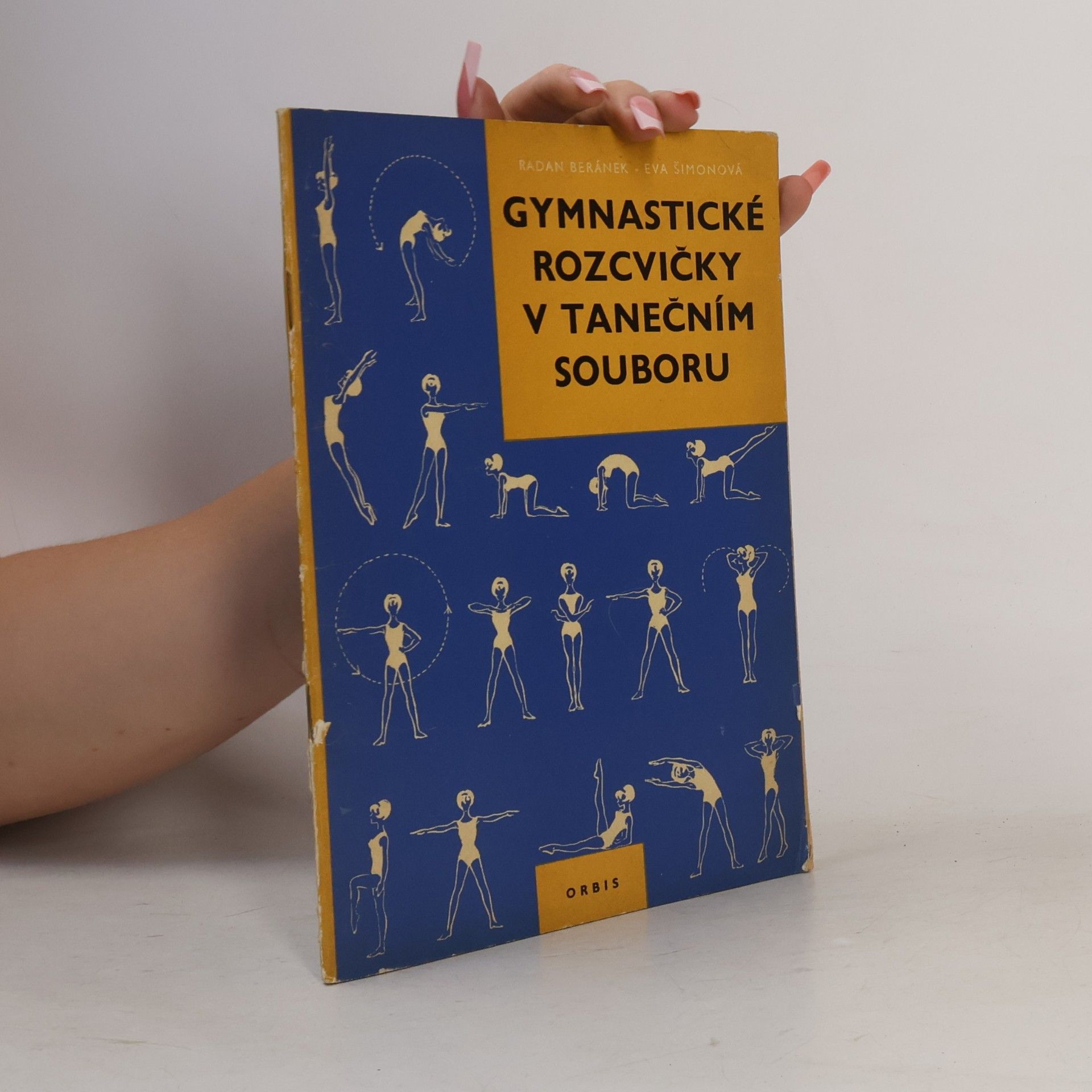 Gymnastické rozcvičky v tanečním souboru