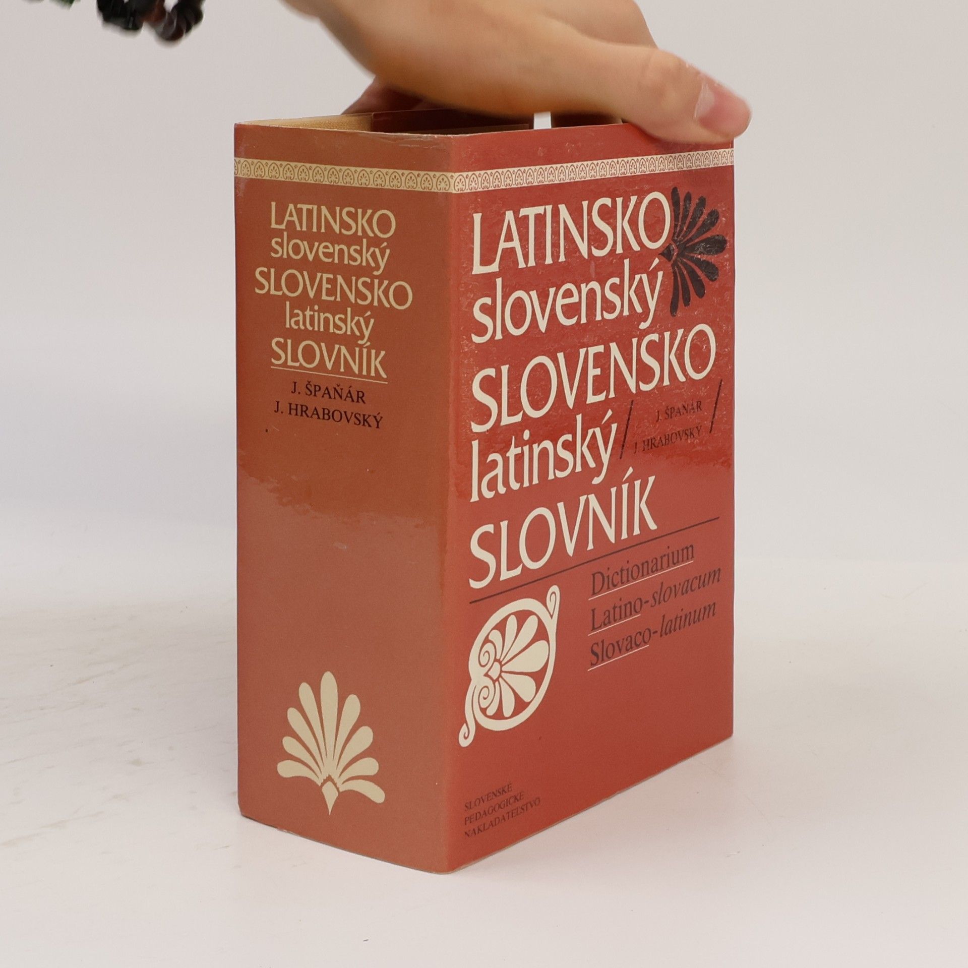 Kolektiv autorů Latinsko-slovenský a slovensko-latinský slovník