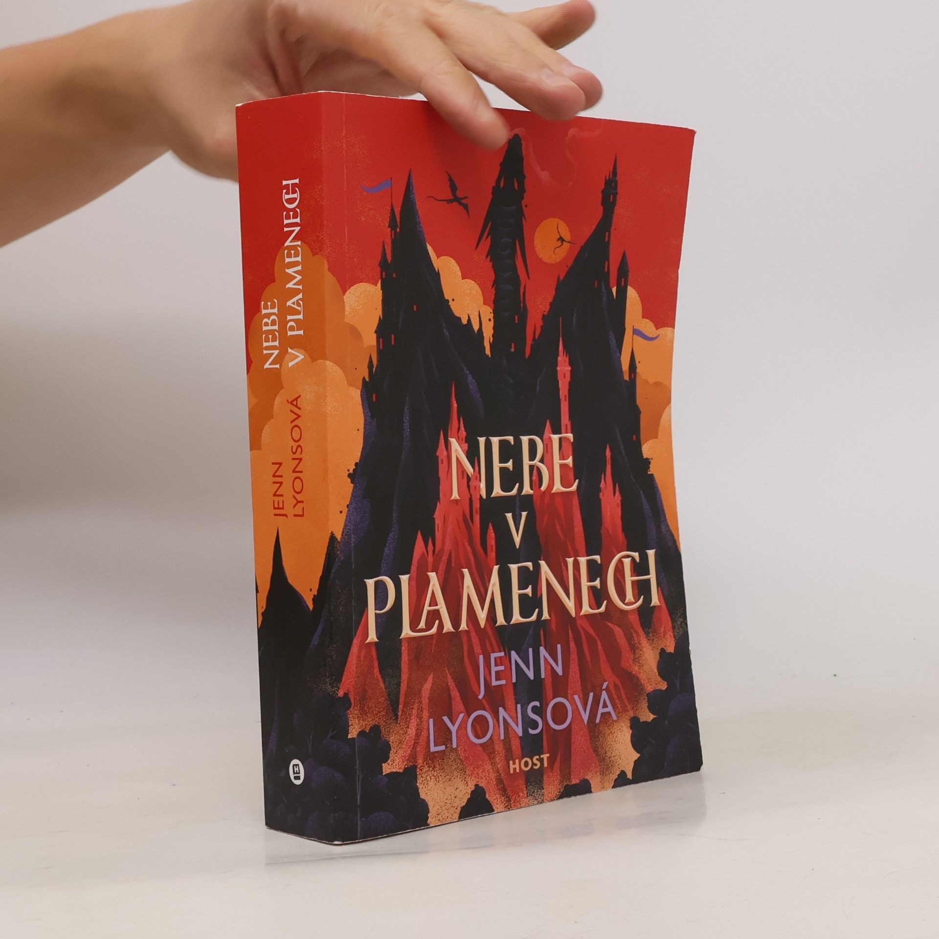 Jenn Lyons Nebe v plamenech