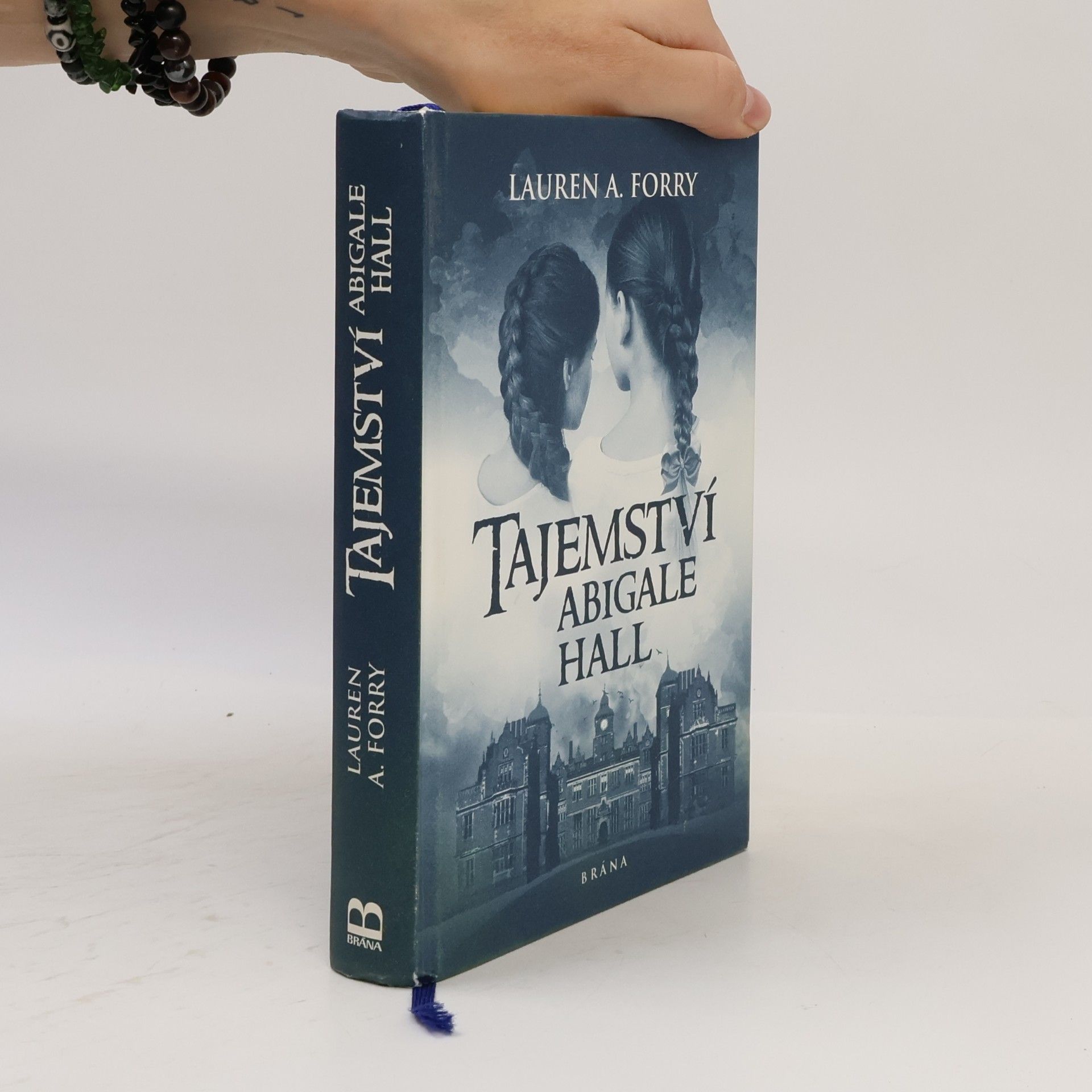 Lauren A. Forry Tajemství Abigalle Hall