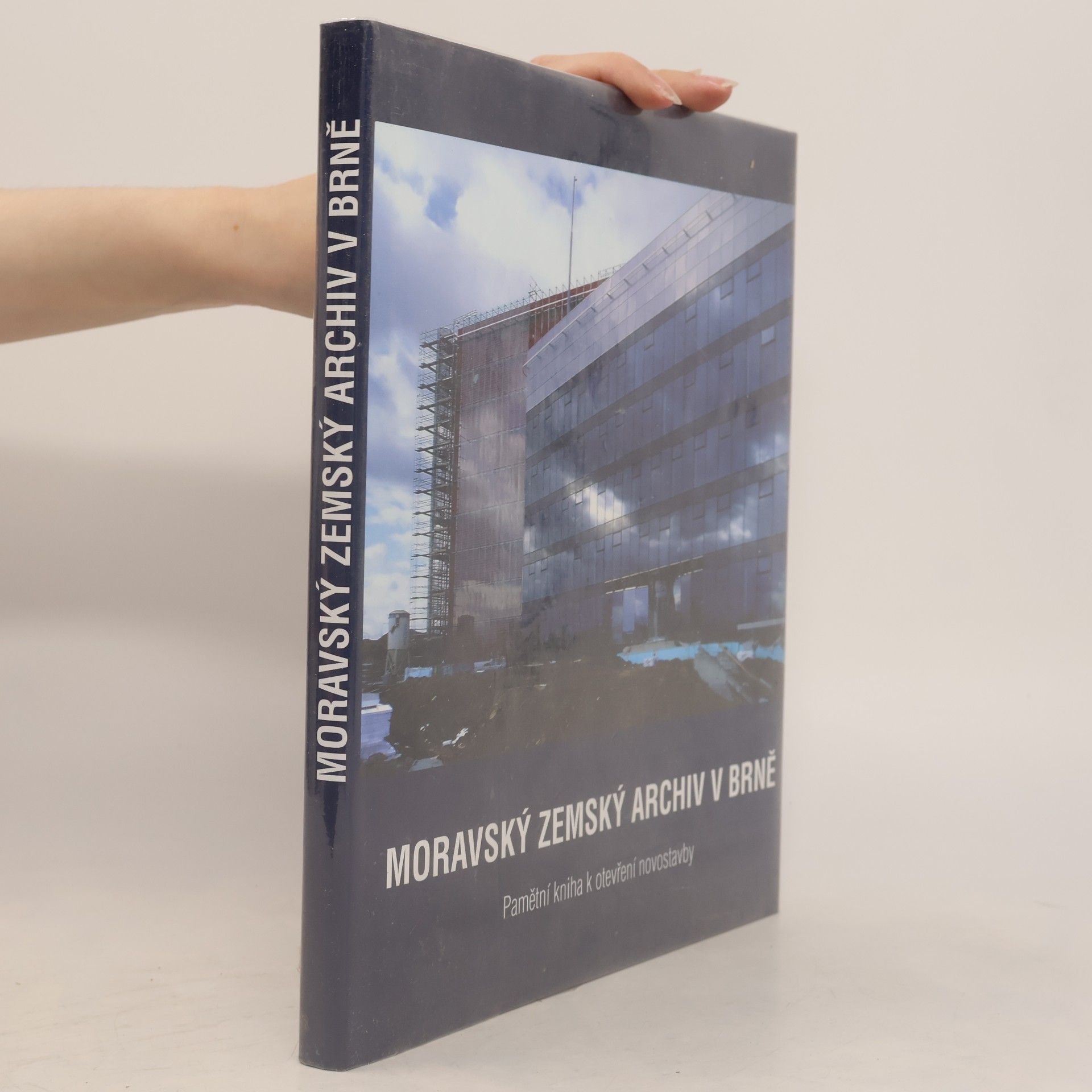 Marian Kolařík Moravský zemský archiv v Brně: pamětní kniha k otevření novostavby