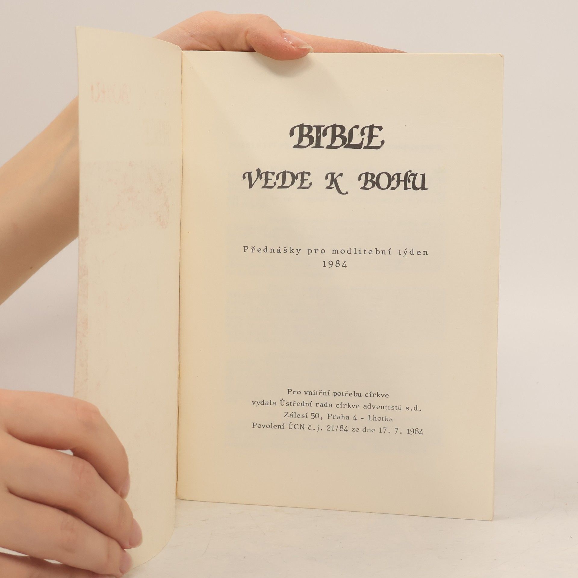 Kolektív autorov Bible vede k bohu