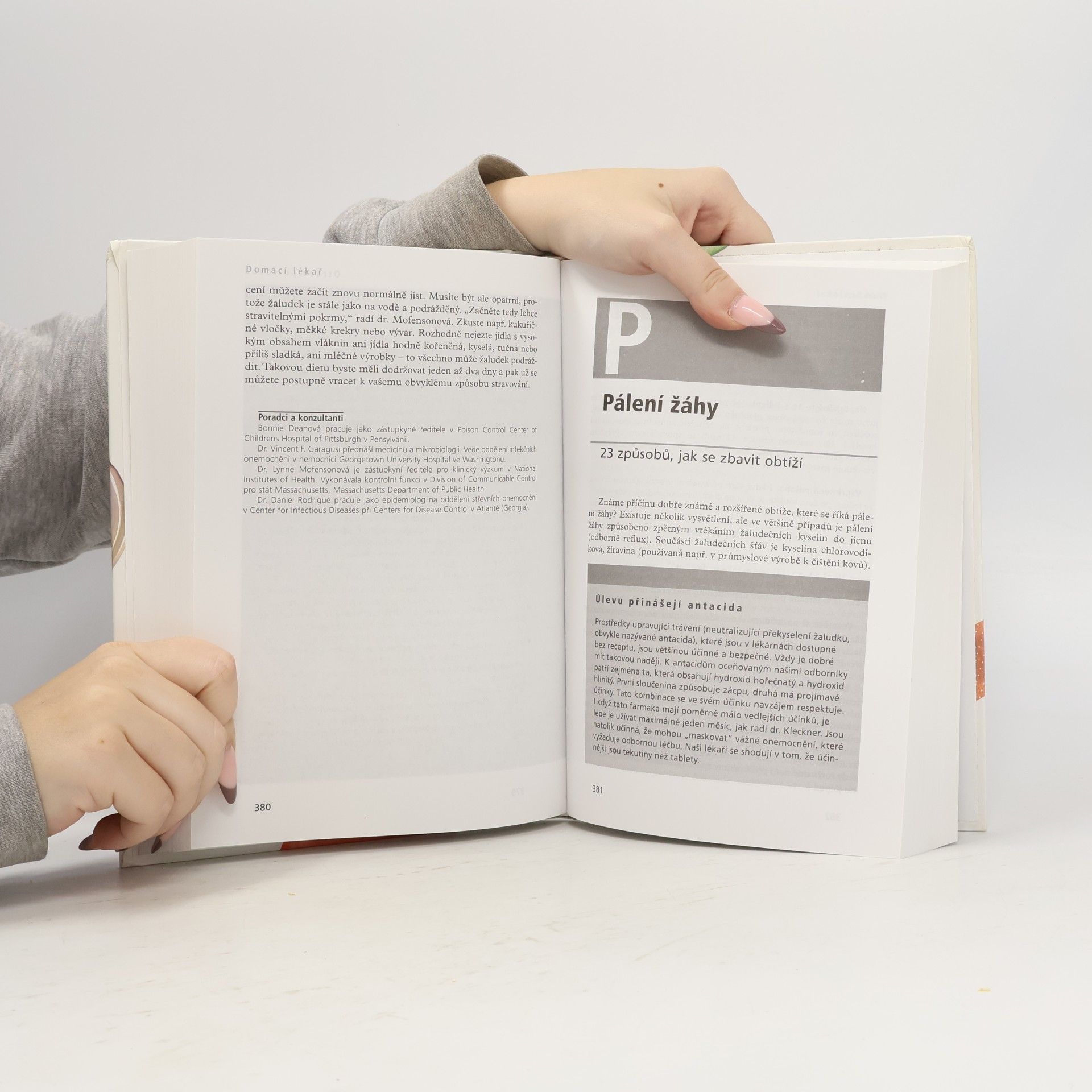 Various authors Domácí lékař. Tisíce návodů a postupů, jak si různé nemoci a neduhy léčit doma