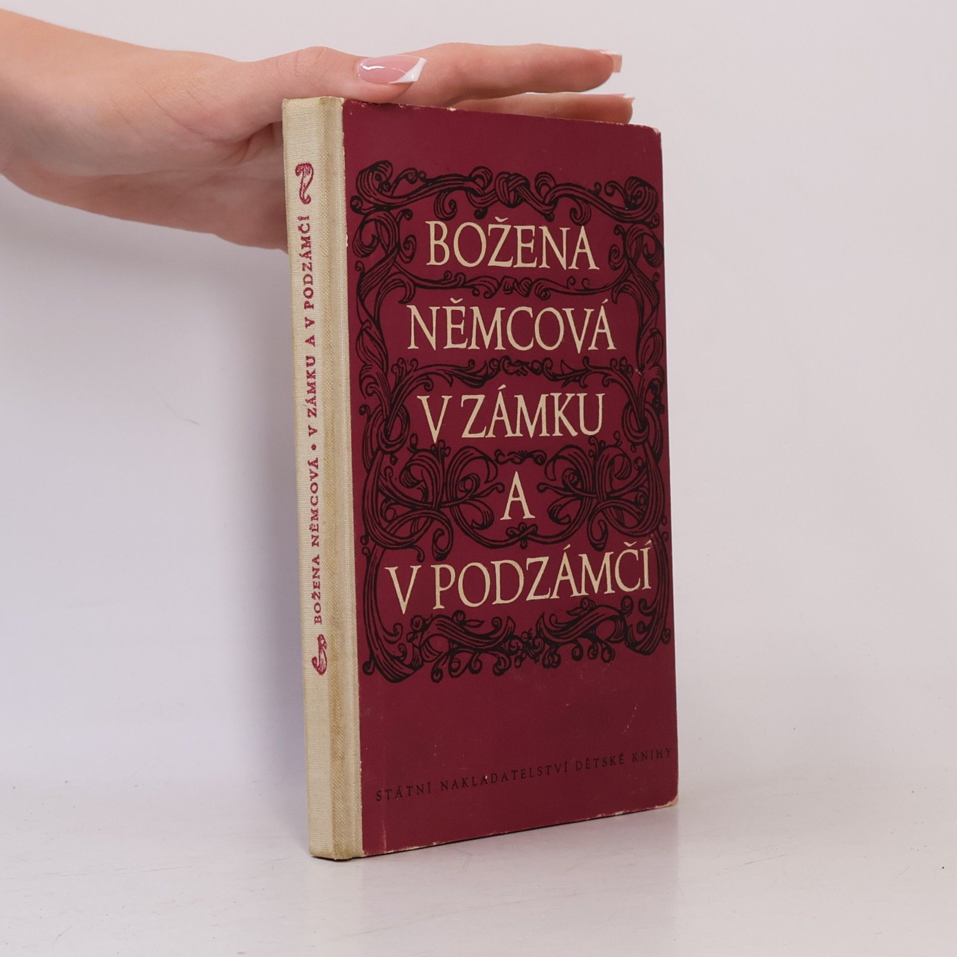Božena Němcová V zámku a v podzámčí