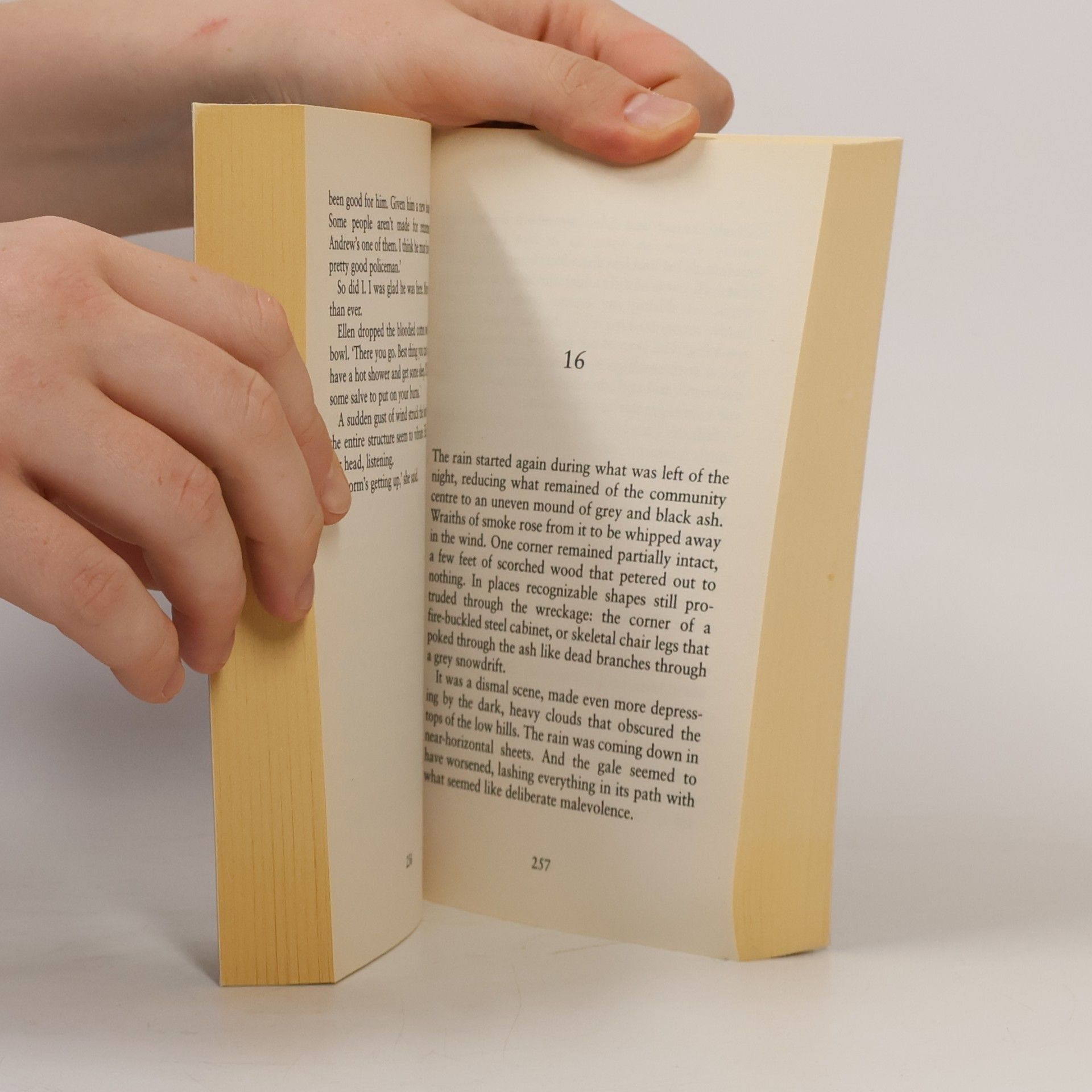 Simon Beckett Written in Bone